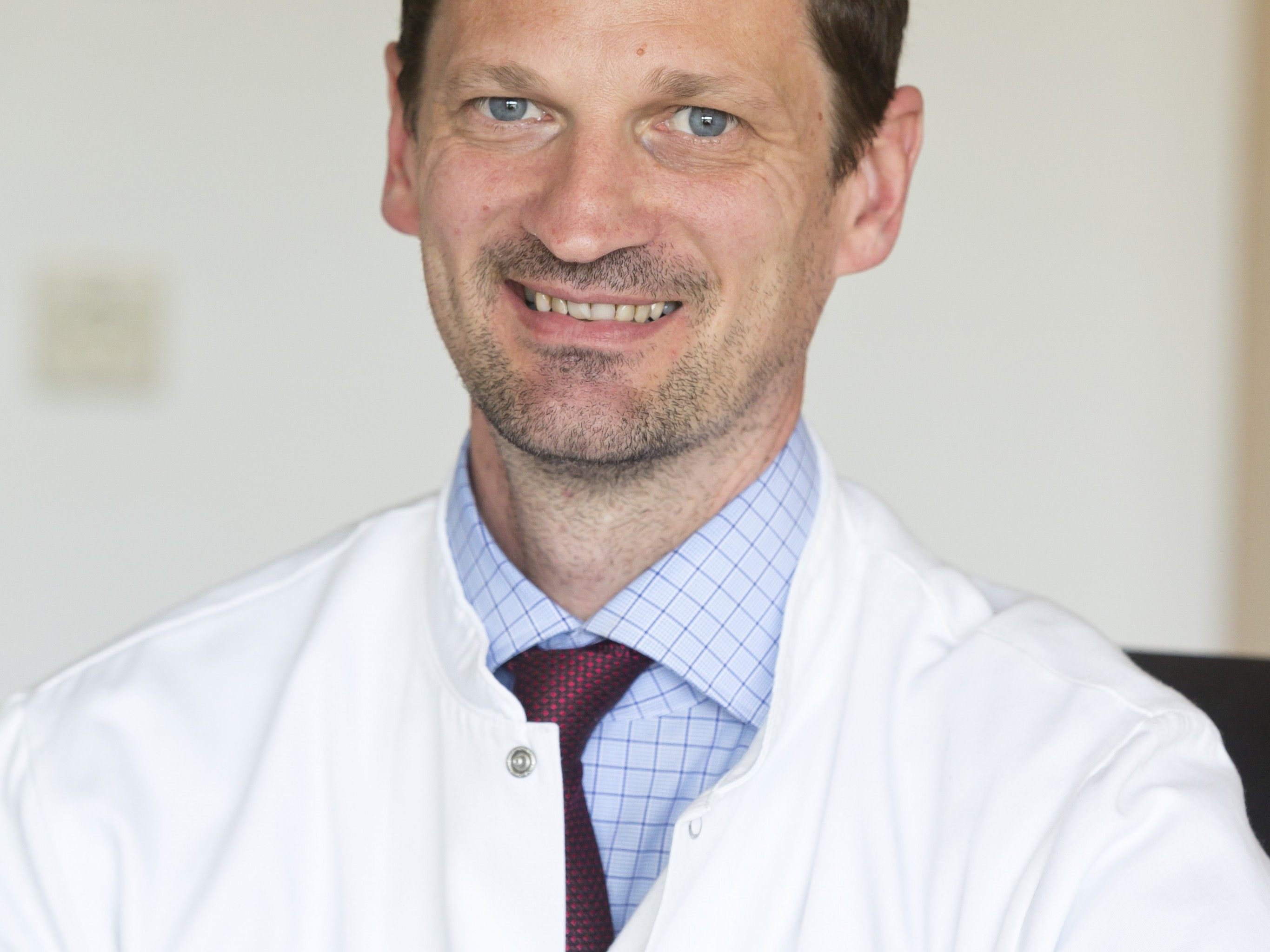 Dr. Holger Rumpold Dr. Holger Rumpold