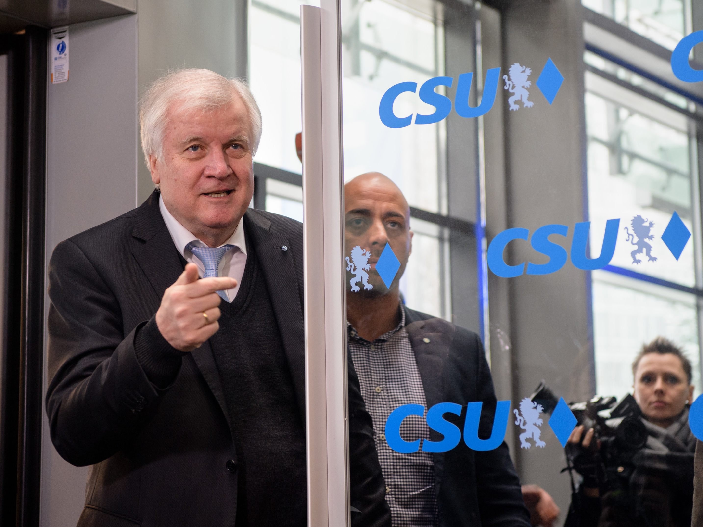 CSU-Chef Horst Seehofer bezeichnete den schwarz-roten Vertrag am Donnerstag als ein gutes Werk.