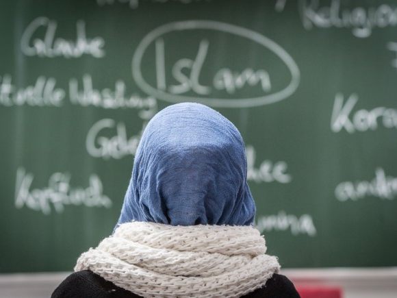 Innerhalb der Wiener SPÖ wird die Debatte rund um Kopftuchverbot an Schulen fortgesetzt.