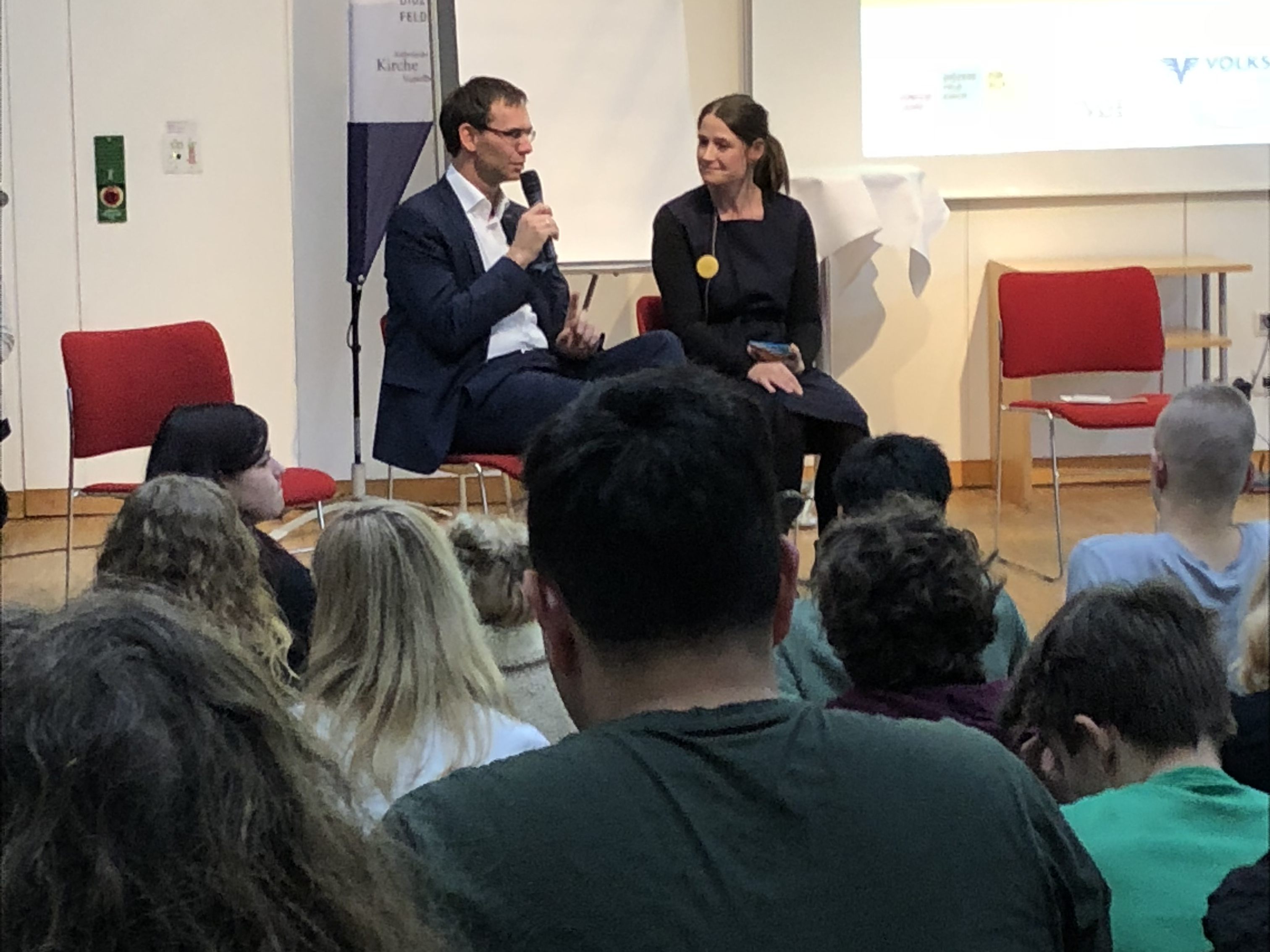 Überraschungsgast Markus Wallner stellte sich den Fragen des jungen Publikums. Überraschungsgast Markus Wallner stellte sich den Fragen des jungen Publikums.