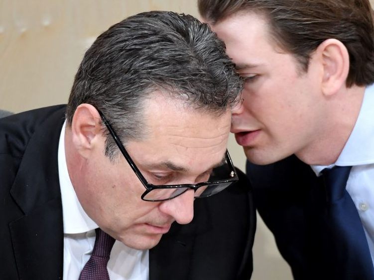 Das Rauchverbot wird in Österreich nicht umgesetzt. Das Rauchverbot wird in Österreich nicht umgesetzt.