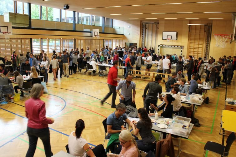 Riesiger Andrang bei einer Typisierungsaktion in Bezau. Riesiger Andrang bei einer Typisierungsaktion in Bezau.