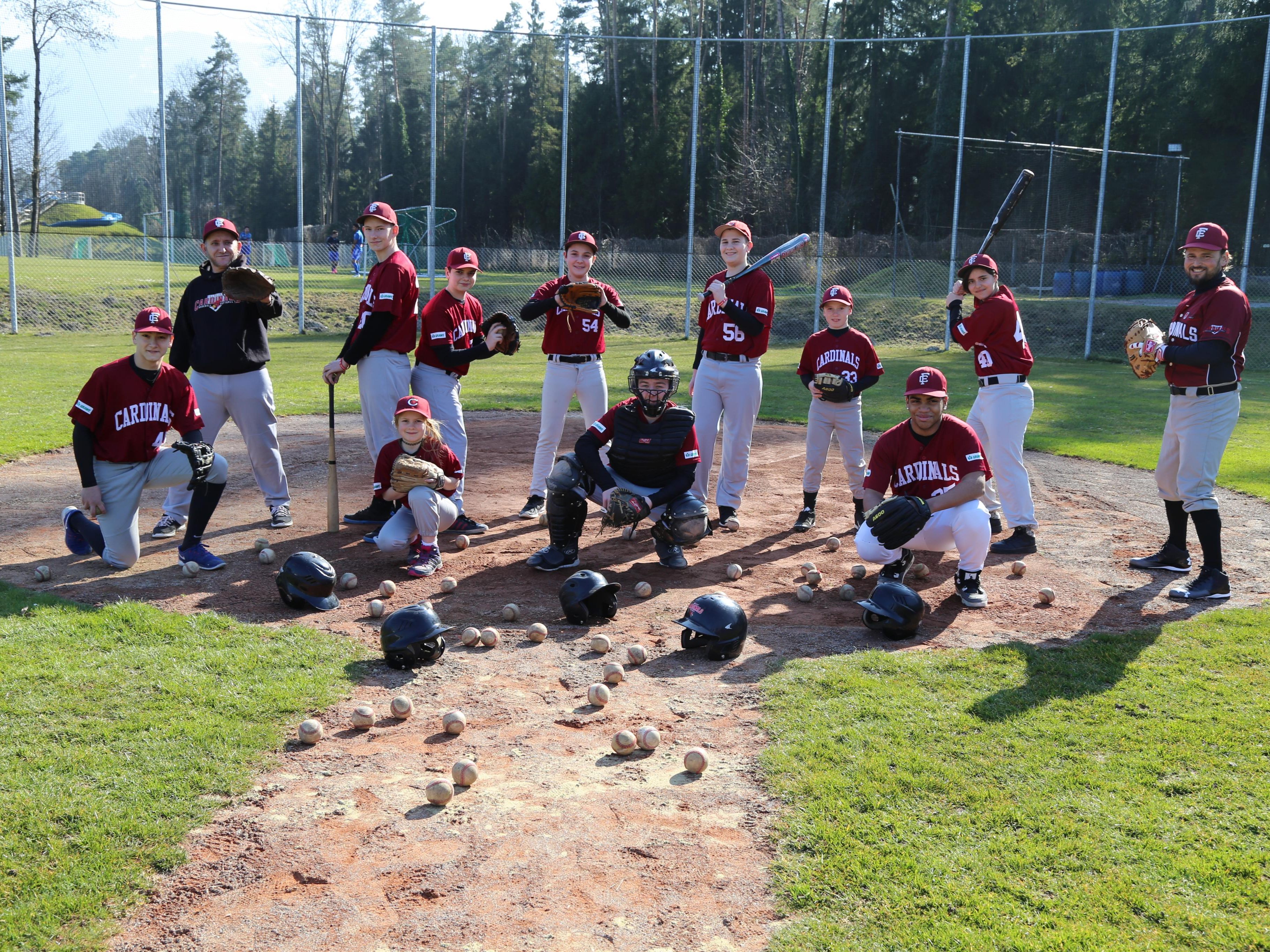 Wenn die neue Flutlichtanlage aufgestellt ist, kann der Feldkircher Baseballverein auch im Frühling und Herbst Spiele organisieren. Wenn die neue Flutlichtanlage aufgestellt ist, kann der Feldkircher Baseballverein auch im Frühling und Herbst Spiele organisieren.