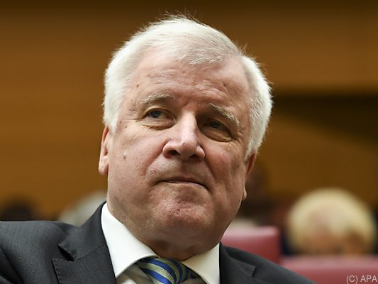 Horst Seehofer erklärt, was zu Deutschland gehört und was nicht