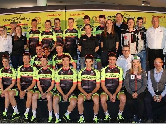 Skiass Katharina Liensberger mit dem neuen Radteam Vorarlberg Skiass Katharina Liensberger mit dem neuen Radteam Vorarlberg