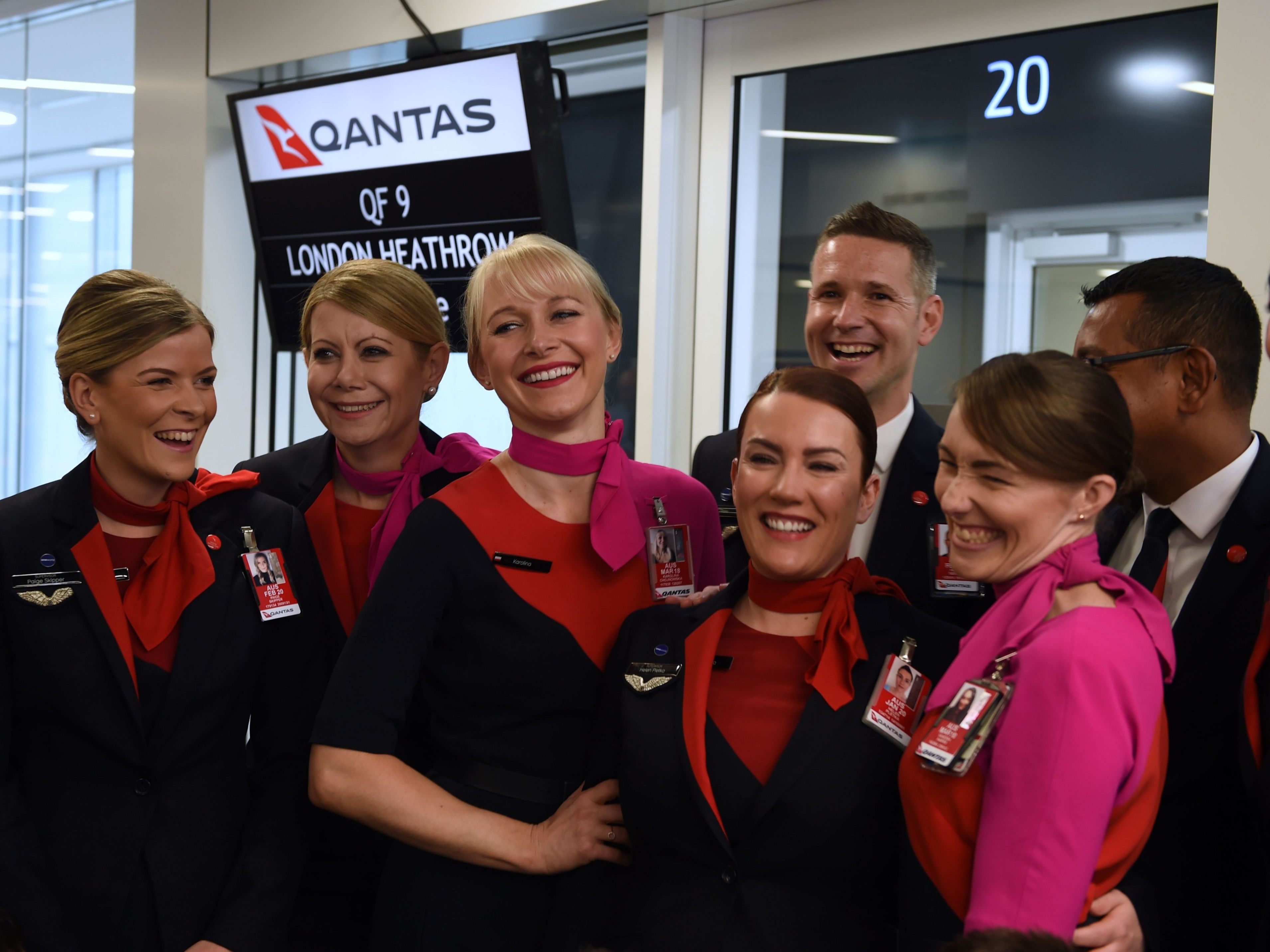 17 Stunden dauerte der Flug von Perth nach London. 17 Stunden dauerte der Flug von Perth nach London.