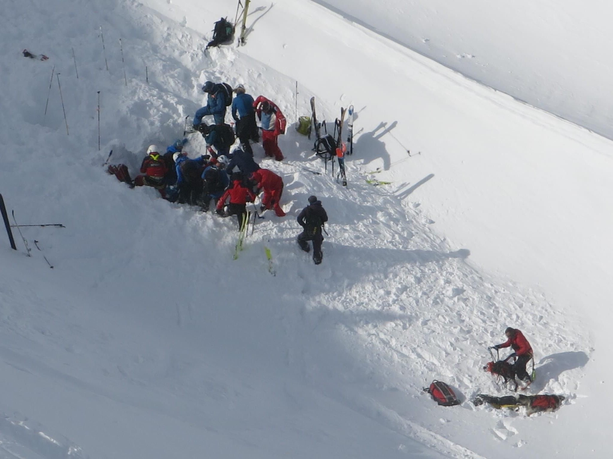 Die 37-Jährige wurde von den Schneemassen mitgerissen.