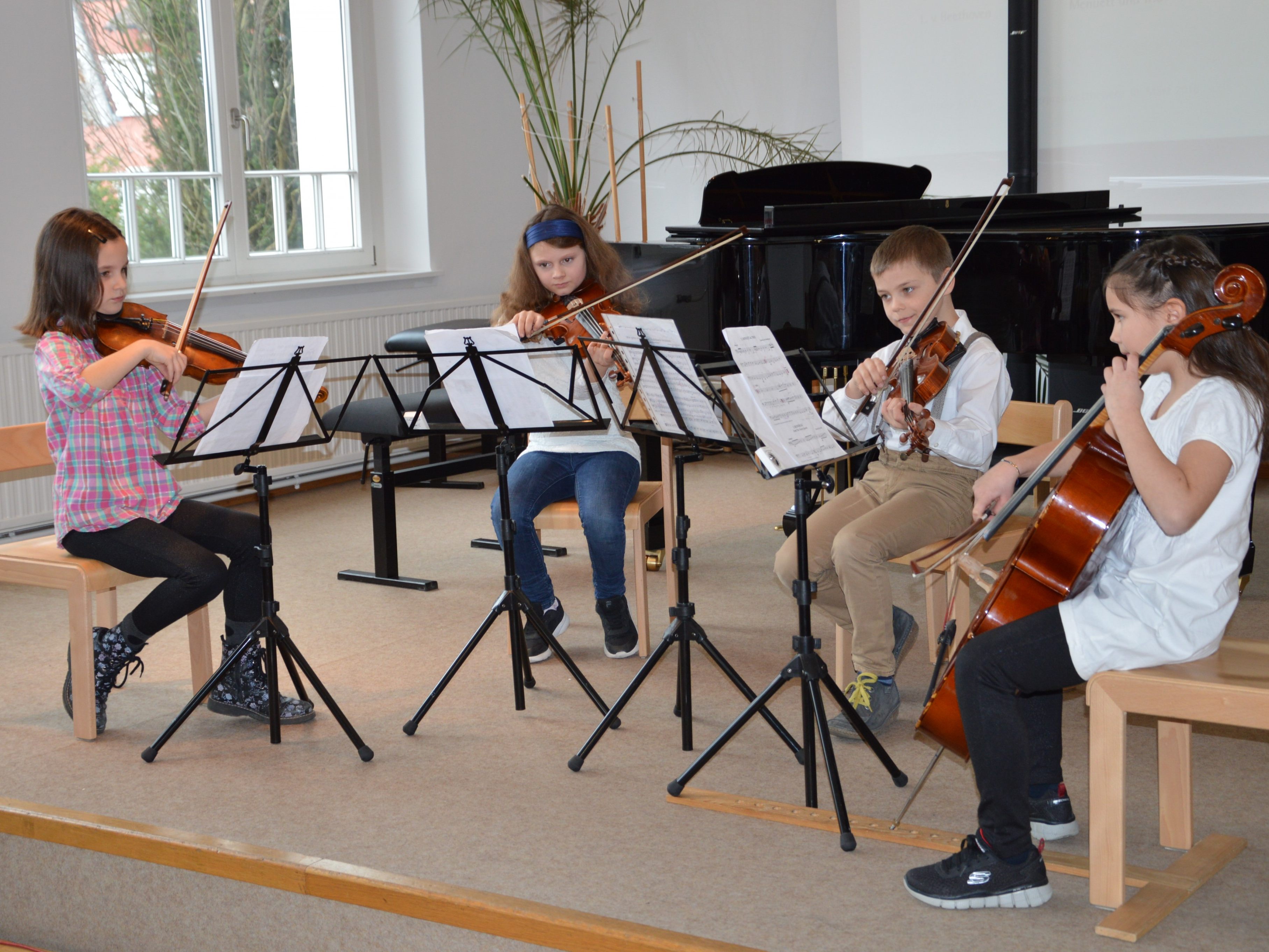 Das Streichquartett "Lu-Na-Va-Li" trat zum Wettbewerb an Das Streichquartett "Lu-Na-Va-Li" trat zum Wettbewerb an
