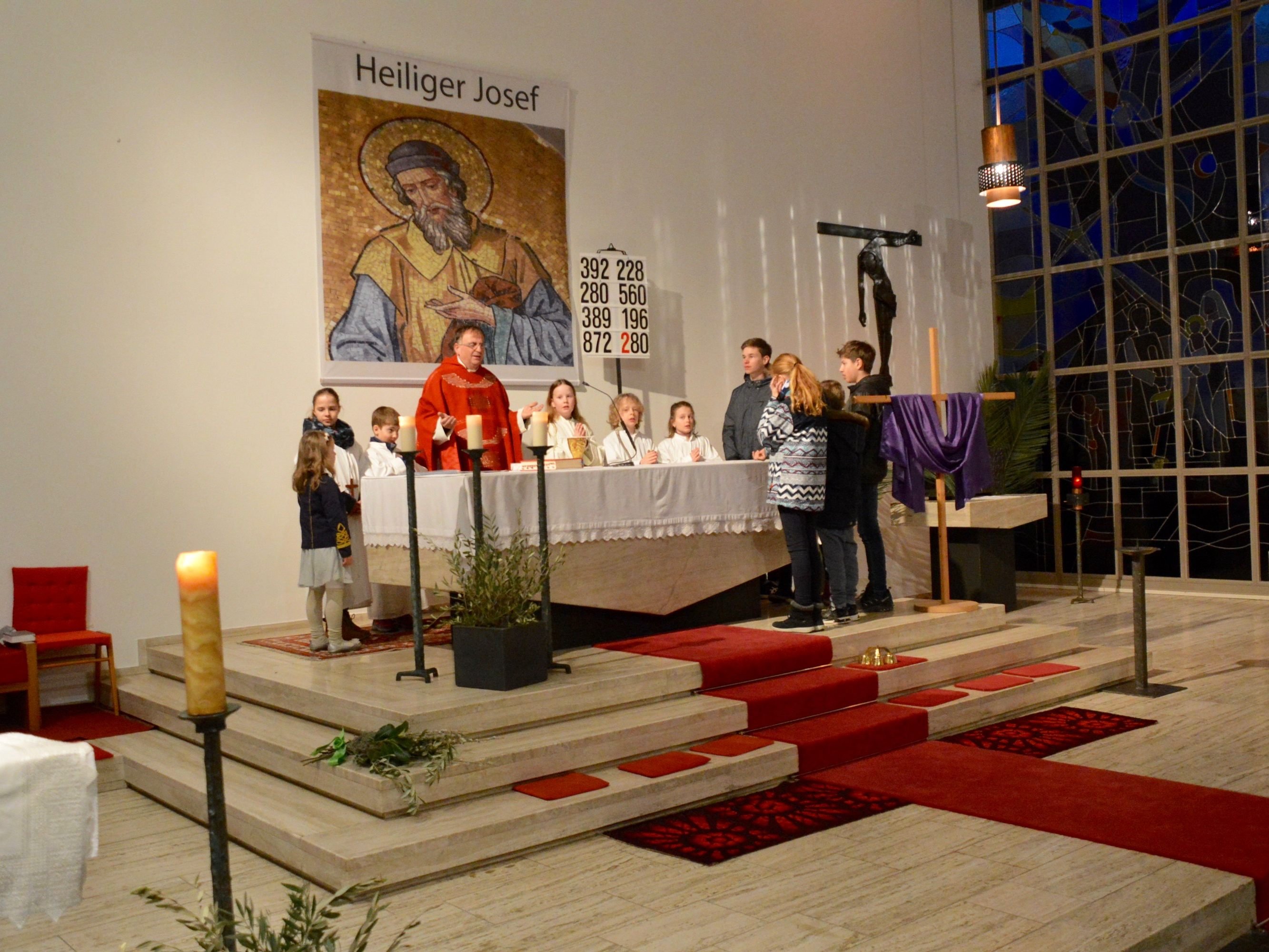 Vorabendmesse zum Palmsonntag 2017 in der Pfarrkirche Gantschier Vorabendmesse zum Palmsonntag 2017 in der Pfarrkirche Gantschier
