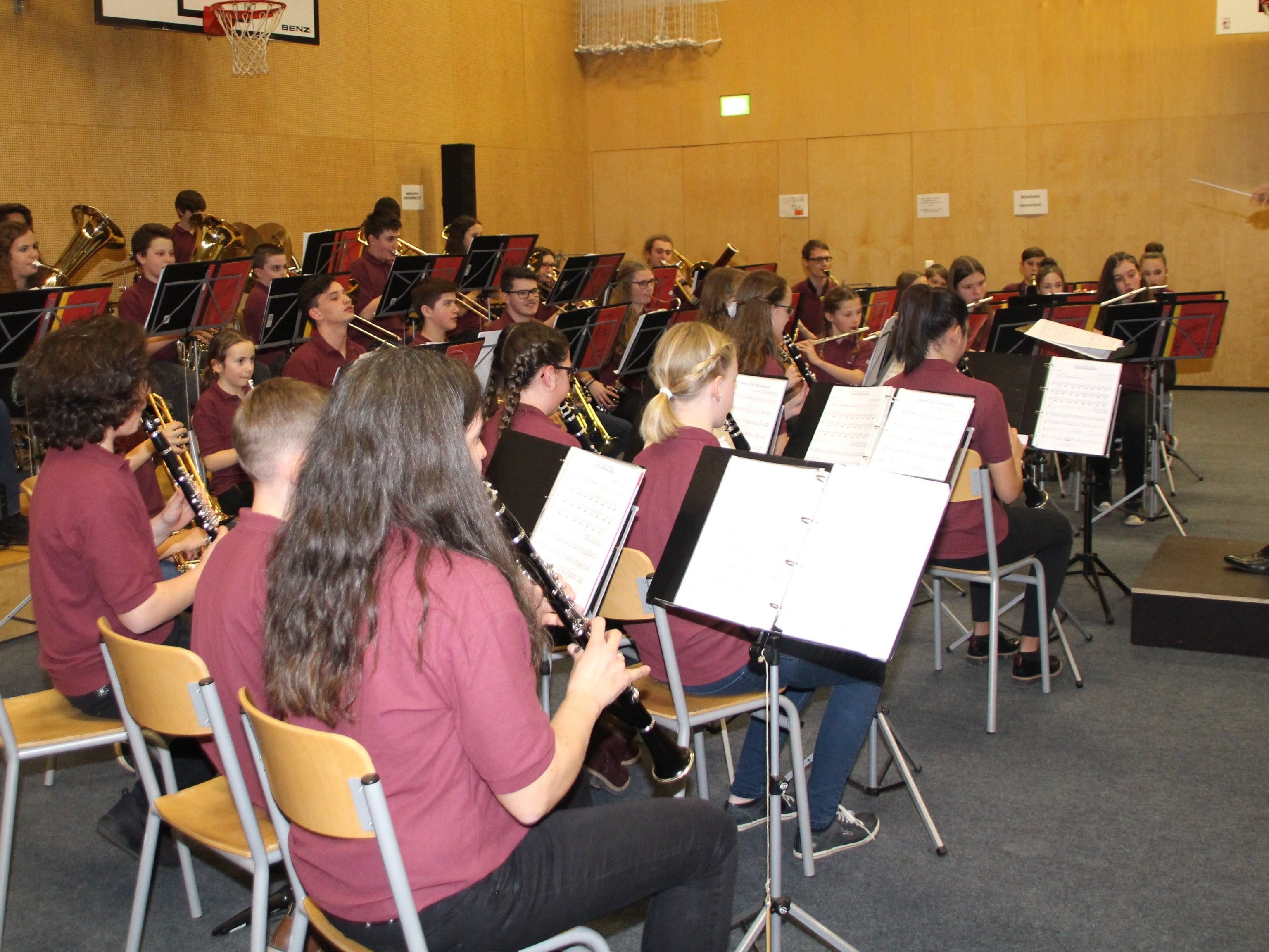 Teenyband der Harmoniemusik Tisis-Tosters begeisterte. Teenyband der Harmoniemusik Tisis-Tosters begeisterte.