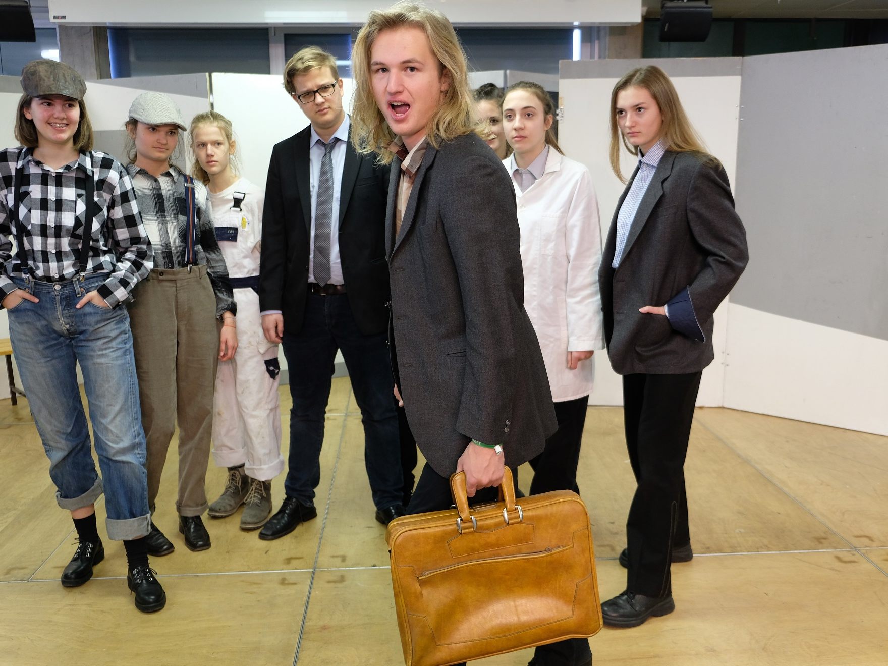 Die Premiere der Tragikomödie findet am Freitag, 16. März in der Aula des Gymnasiums statt.
