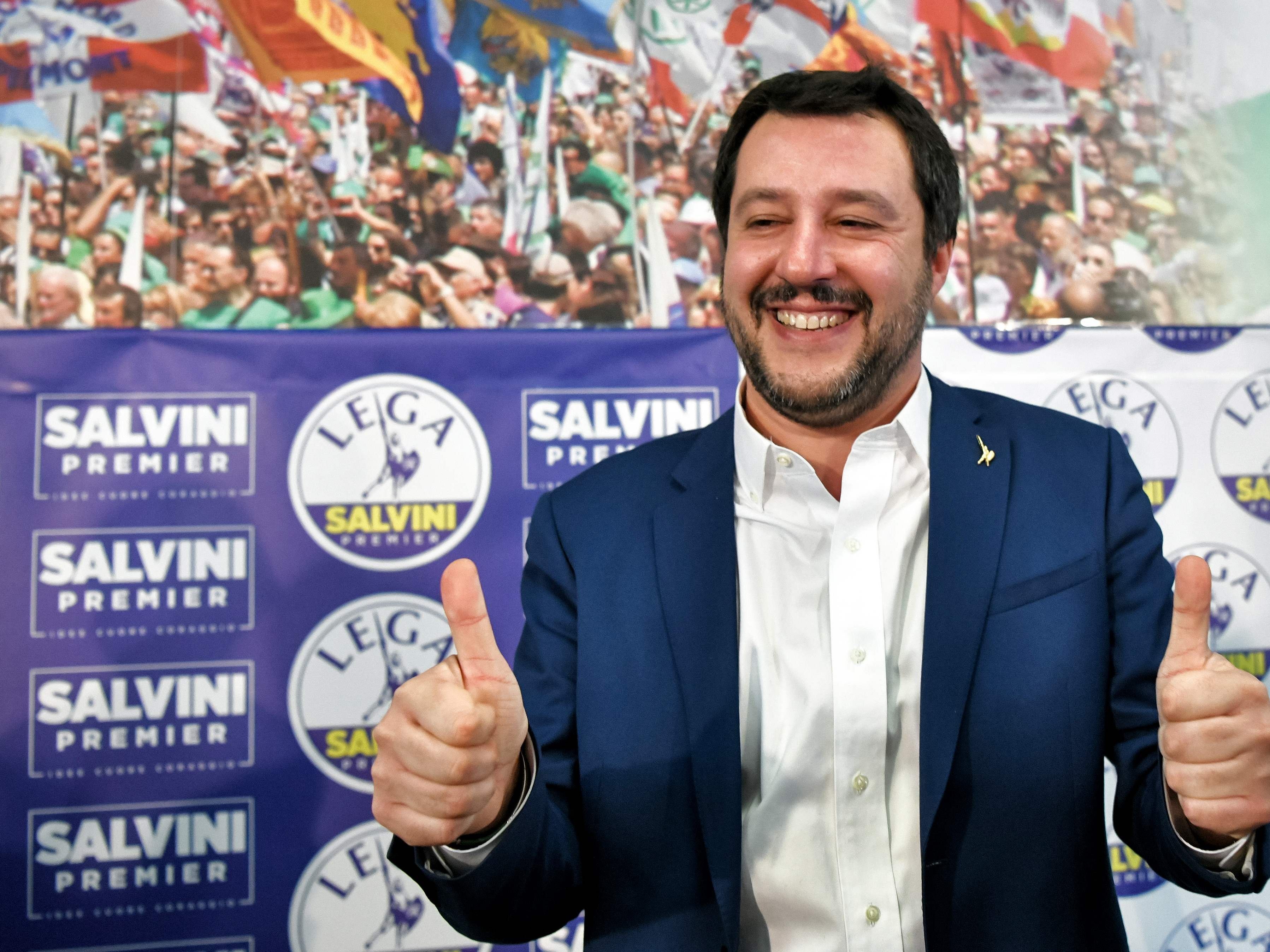 Italiens Lega-Chef Salvini freut sich über seinen Wahlsieg.