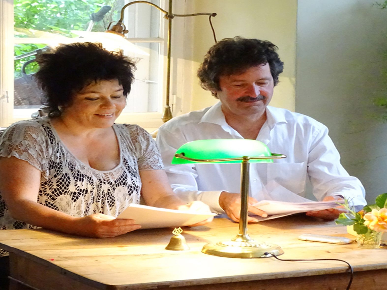Sabine Bader und Wolfram Secco sprechen im Kulturcafé über „Kindheit – magische Provinz“. Sabine Bader und Wolfram Secco sprechen im Kulturcafé über „Kindheit – magische Provinz“.