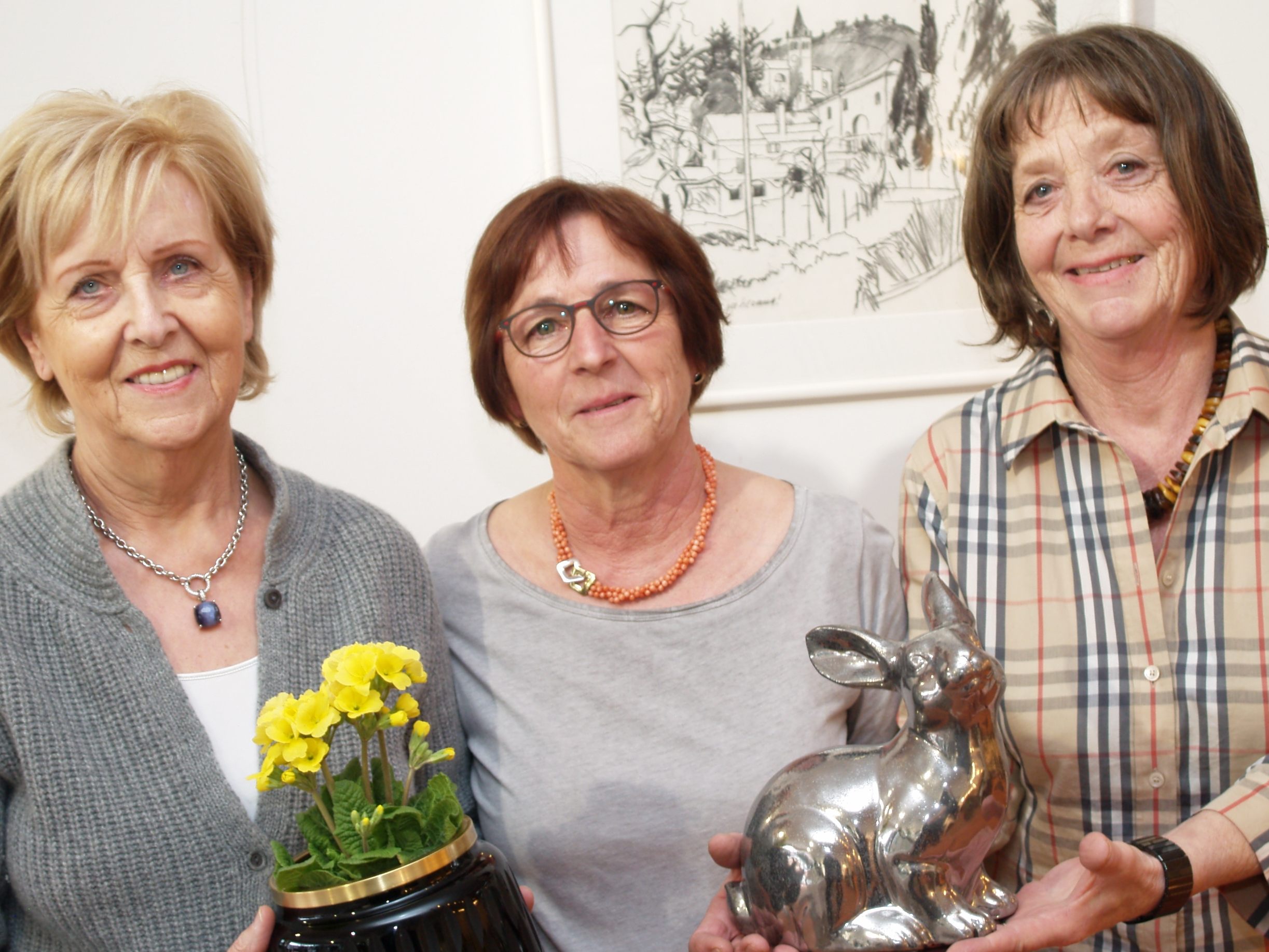 "Die herbstzeitlosen" Margit Fleisch, Brigitte Mathis und Annelies Scherrer luden zur Frühjahrsausstellung.