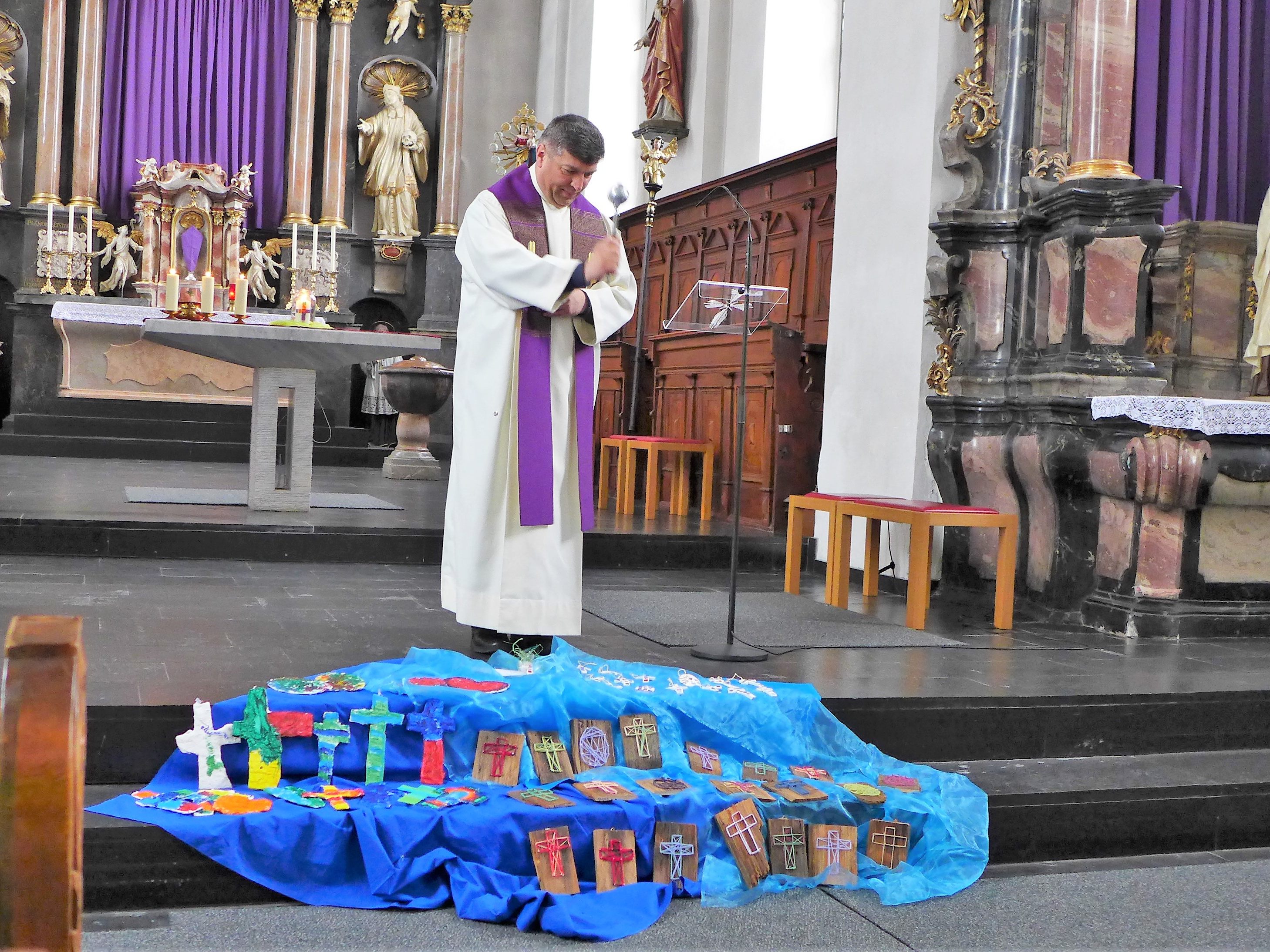 Feierliches Osterfest in der Bludescher Kirche Feierliches Osterfest in der Bludescher Kirche