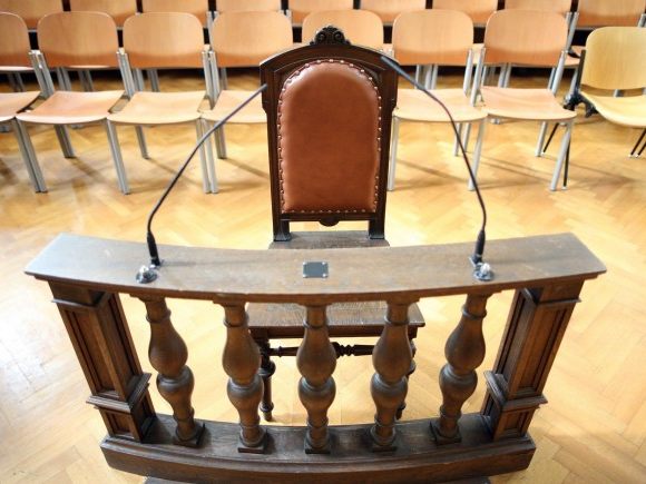 Der Prozess gegen den Anwalt wurde vertagt