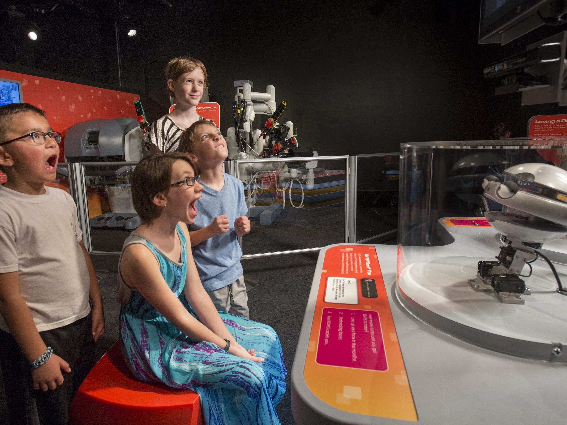 Die neue Robot Revolution Ausstellung startet am 17. März.