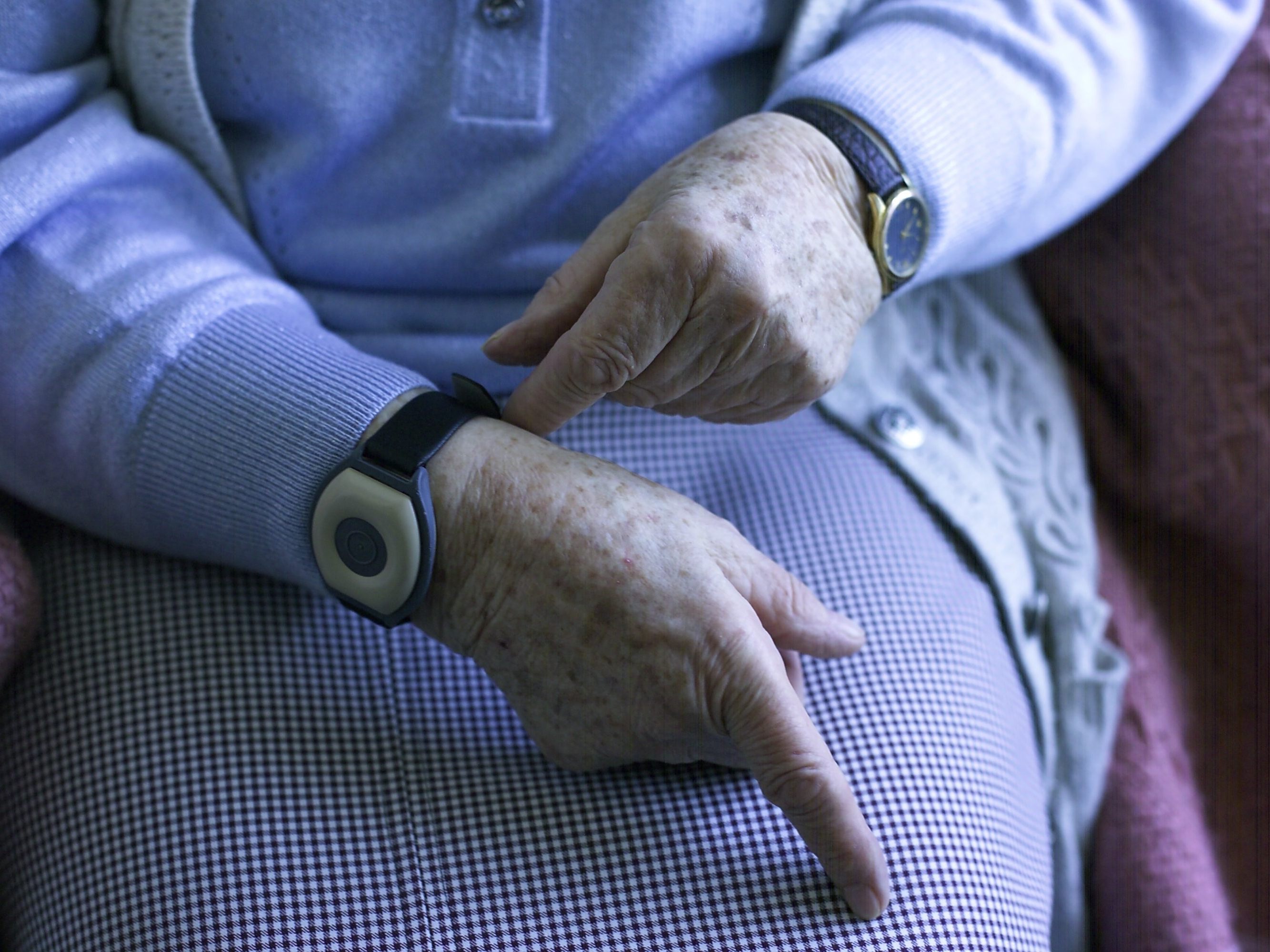 Rufhilfe als "Armbanduhr"