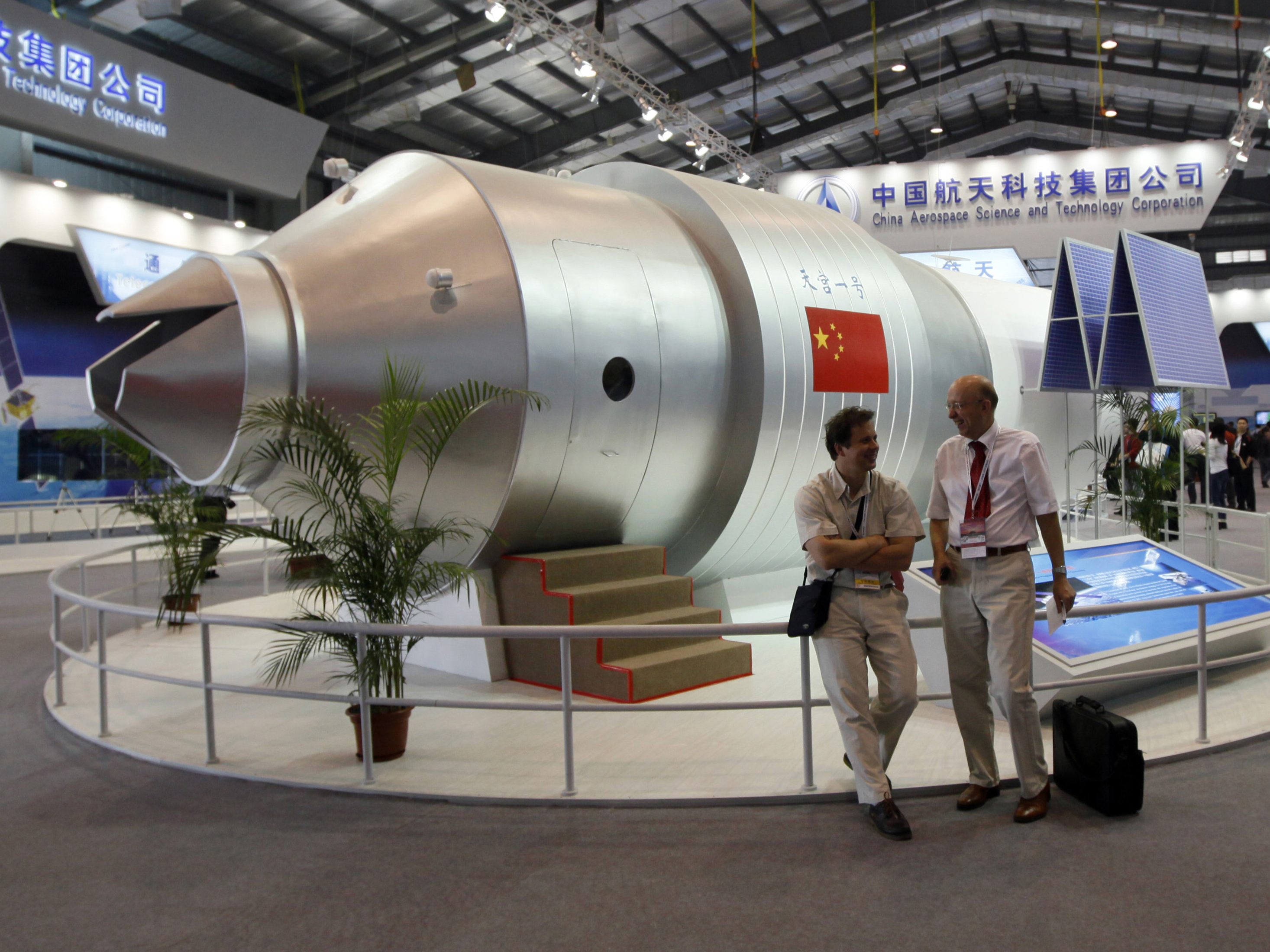 Ein Model der Tiangong 1 Raumstation.