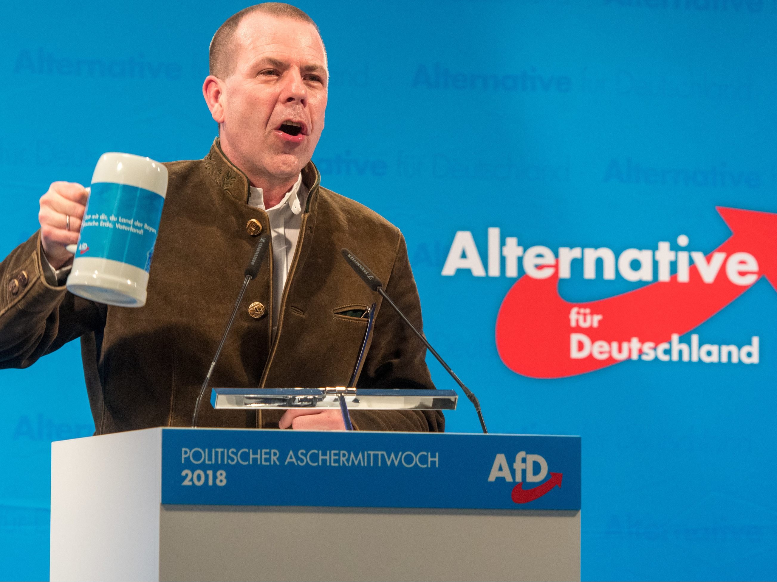 Die Champagner-Bestellungen seien von “den Franzosen”, erfolgt, sagt Harald Vilimsky.