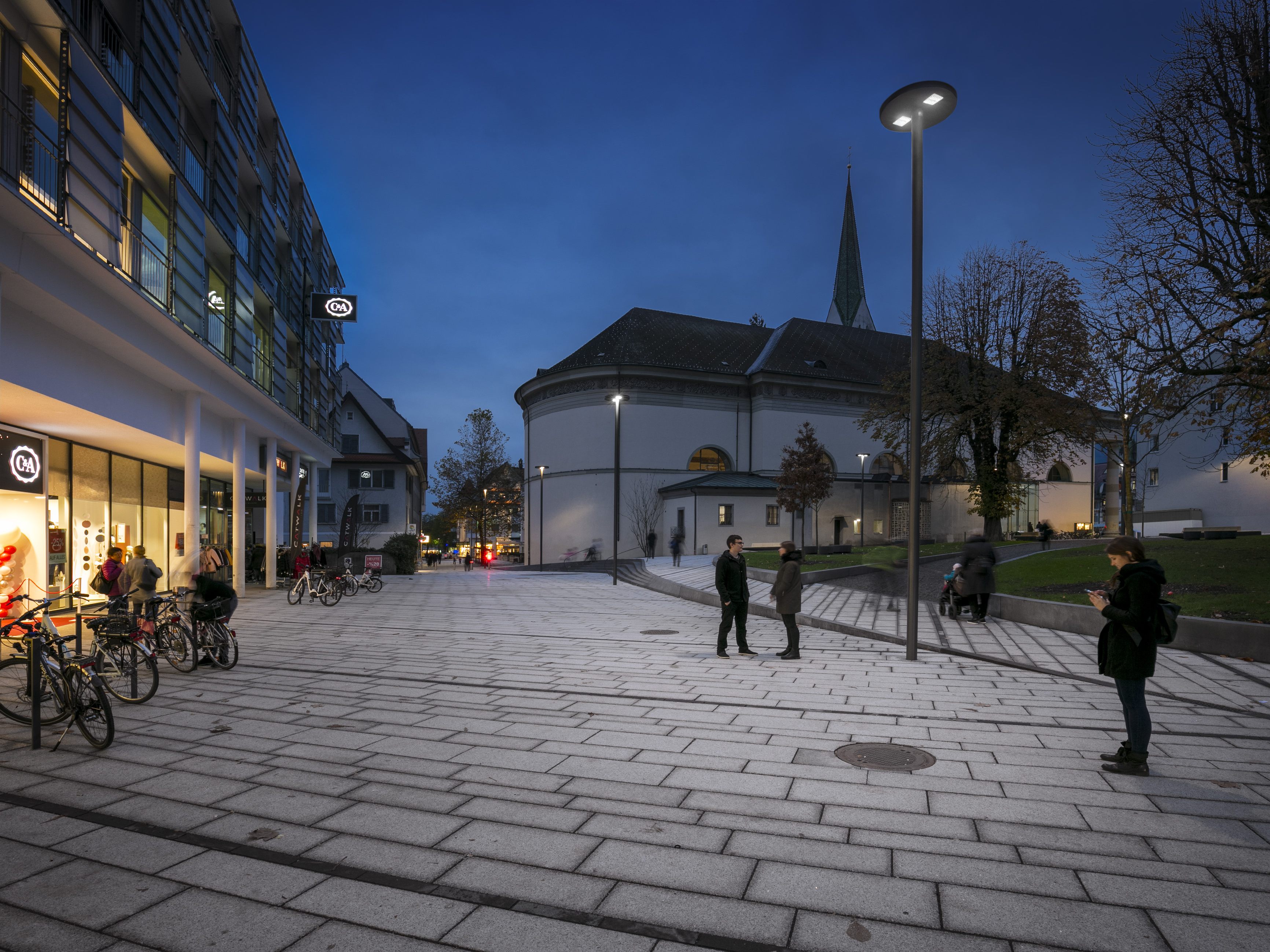 Die erweiterte Fußgängerzone in Dornbirn verbindet jetzt den Marktplatz, den Kirchenpark und die Schulgasse mit dem Stadtzentrum
