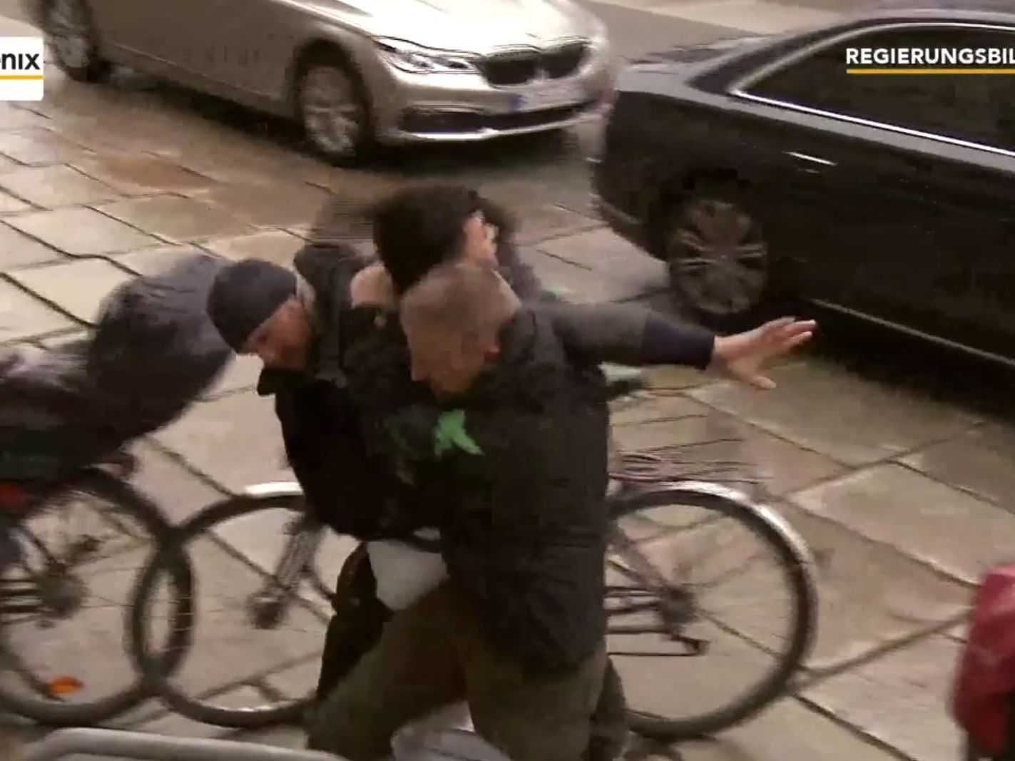 Ein Mann wurde überwältigt.