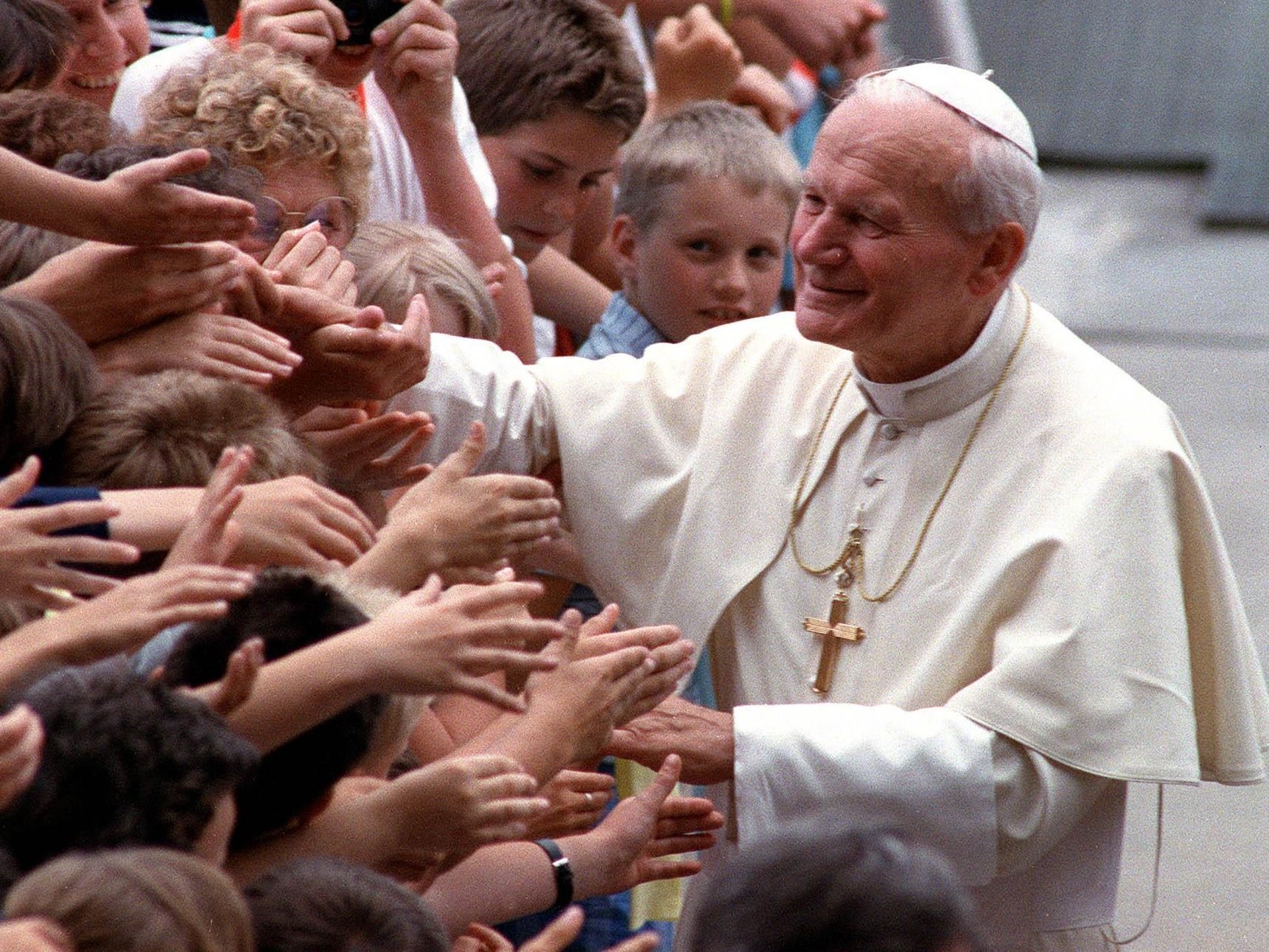25.03.1983: Papst Johannes Paul II. eröffnet ein außerordentliches Heiliges Jahr.