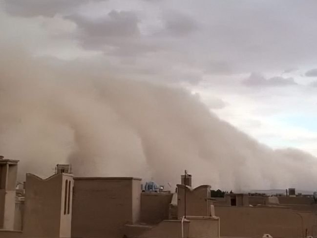 Bei diesem Sandsturm sollen mindestens zehn Menschen verletzt worden sein.
