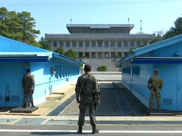 Im Grenzort Panmunjom soll es eine erste Gesprächsrunde geben. Im Grenzort Panmunjom soll es eine erste Gesprächsrunde geben.