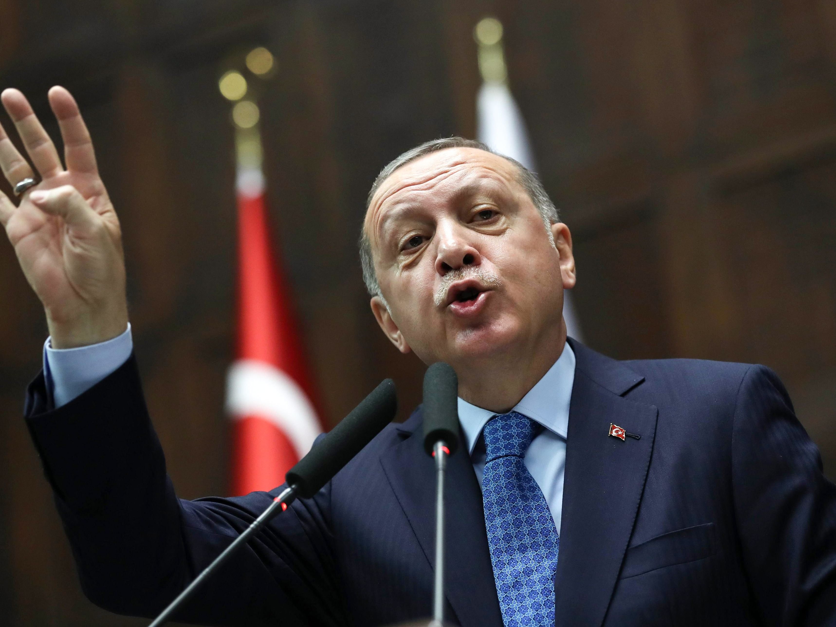 Der türkische Präsident Recep Erdogan kündigte Neuwahlen in der Türkei an. Der türkische Präsident Recep Erdogan kündigte Neuwahlen in der Türkei an.