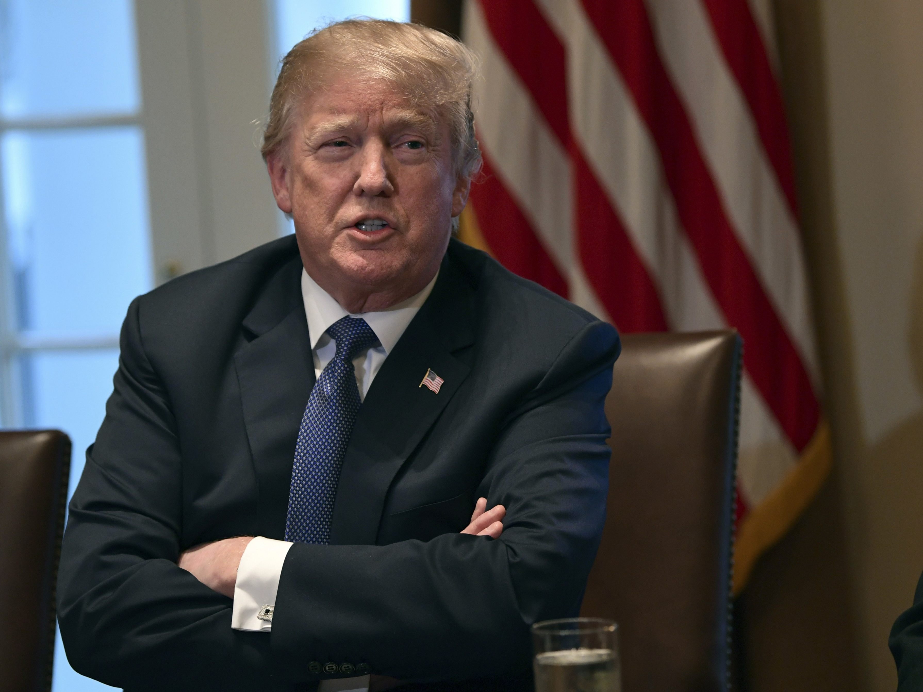 Trumps Anwalt soll seiner vermeintlichen Affäre 130.000 Dollar gezahlt haben. Trumps Anwalt soll seiner vermeintlichen Affäre 130.000 Dollar gezahlt haben.