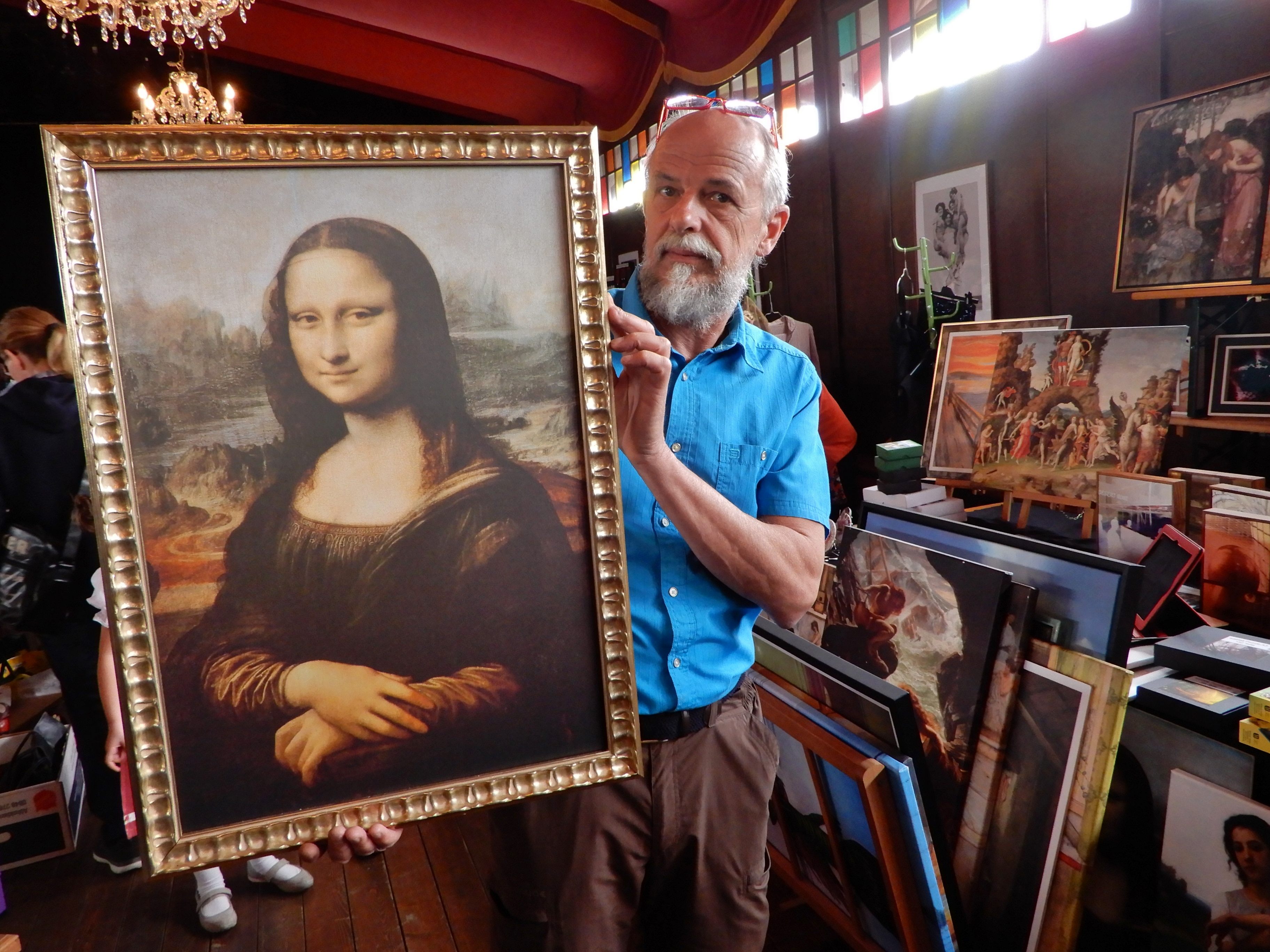 Das Flohmarkt-Sortiment im Freudenhaus ließ keine Wünsche offen. Das Flohmarkt-Sortiment im Freudenhaus ließ keine Wünsche offen.