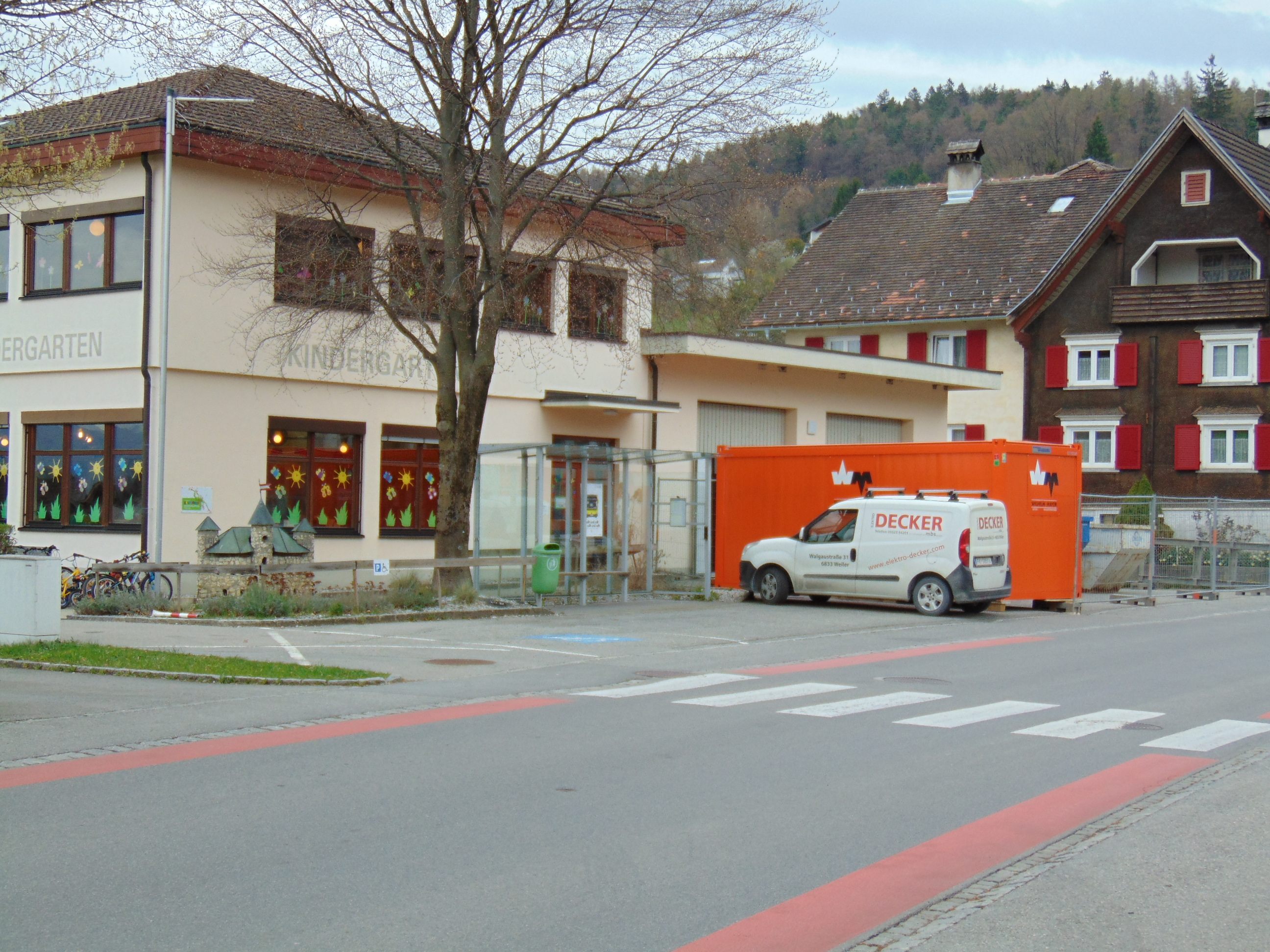 Beim Kindergarten in Klaus wird seit Montag gearbeitet Beim Kindergarten in Klaus wird seit Montag gearbeitet