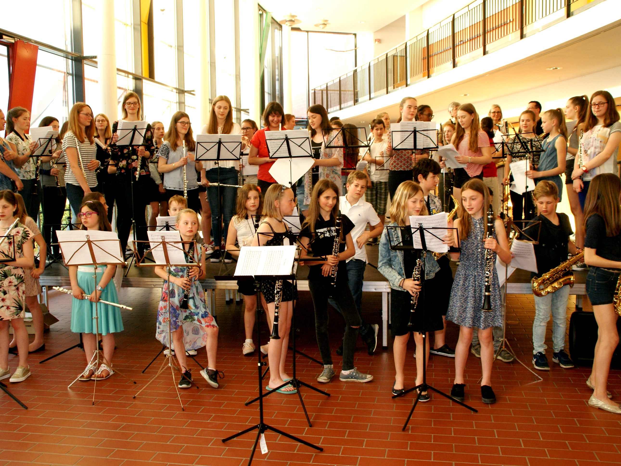 Holzblasinstrumente erklangen in der Aula der Mittelschule Hasenfeld