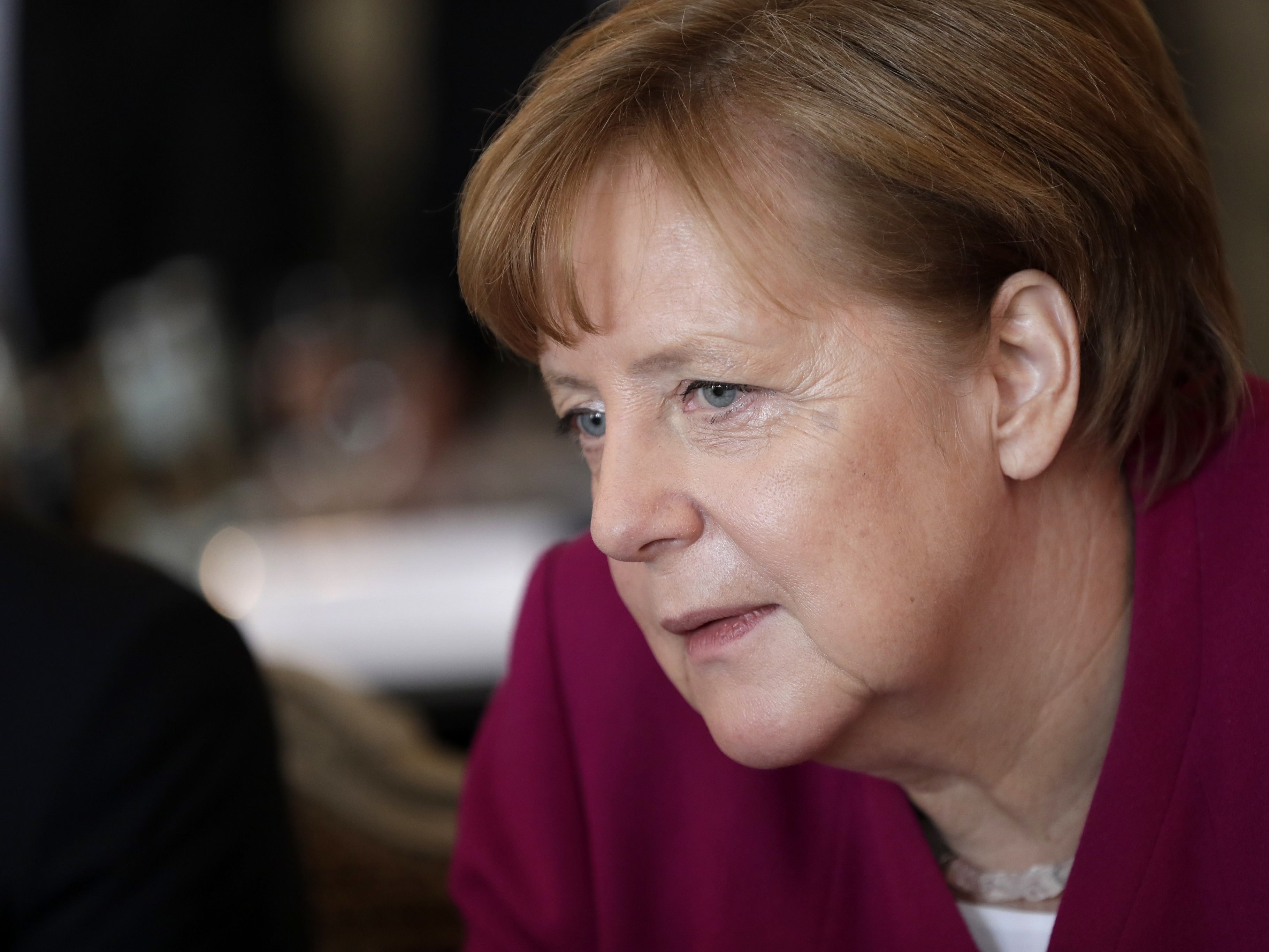 Merkel schließt eine deutsche Beteiligung aus. Merkel schließt eine deutsche Beteiligung aus.