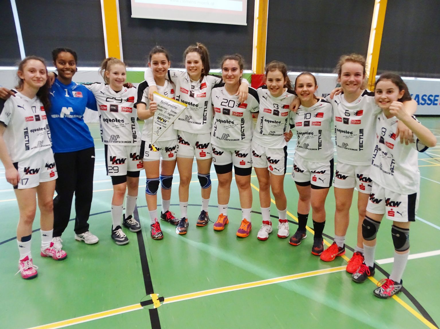 Die erfolgreichen Mädels der weiblichen C-Jugend holten Platz eins in der Bezirksliga Bodensee-Donau.