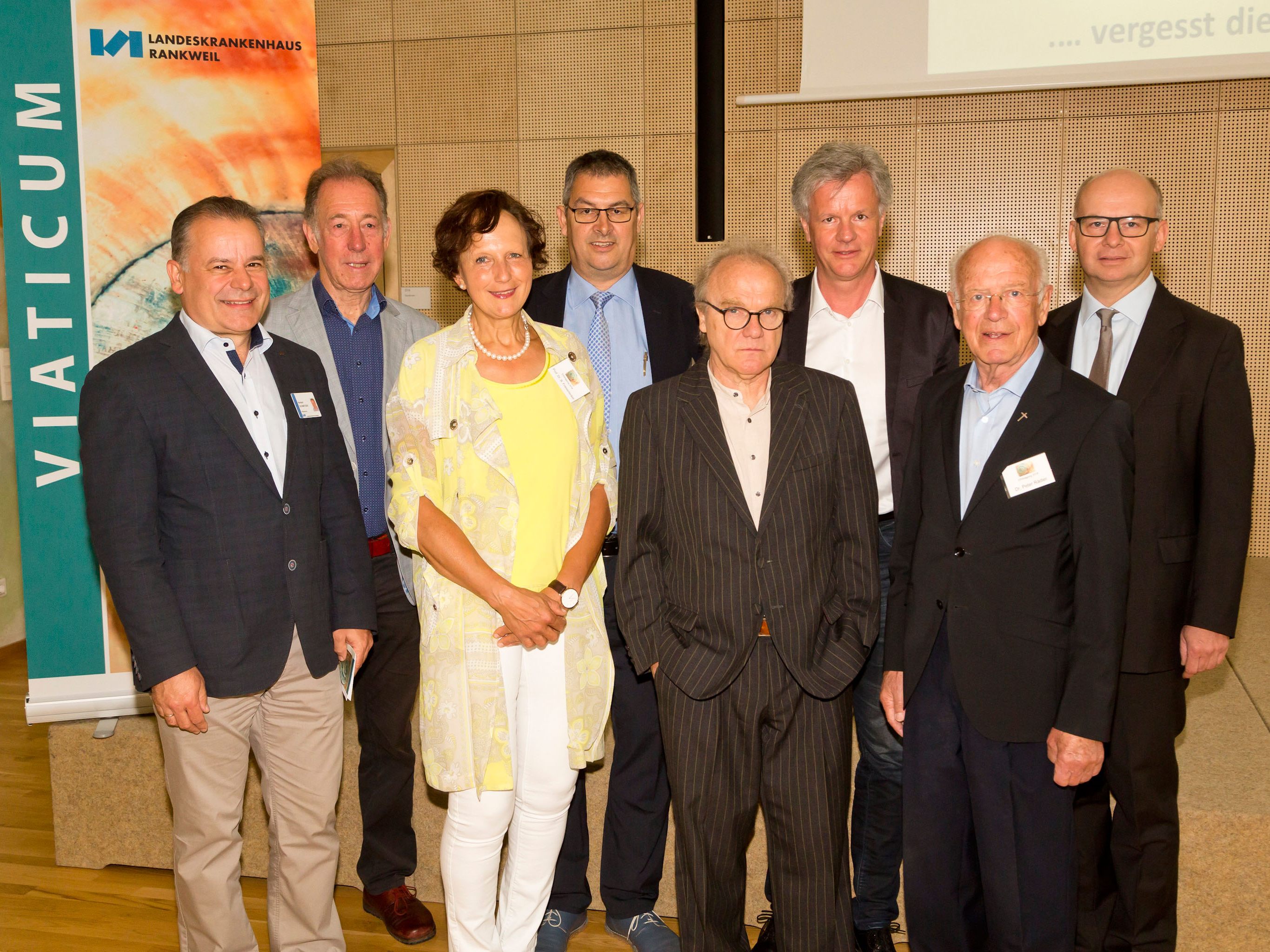 Organisator Arthur Bertsch & Stefan Moosbrugger (LKHR Viaticum) KHBG-Geschäftsführung Dir. Dr. Gerald Fleisch, Prim. Doz. Dr. Peter Fraunberger, Chefarzt Prim. Jan Dr. Di Pauli; Referenten: Prof. Dr. Barbara Friesenecker, Dr. Raoul Pinter, Dr. Peter Rädler, DGKP Stefanie Zimmermann, MSc, Dr. Michael Wenz Organisator Arthur Bertsch & Stefan Moosbrugger (LKHR Viaticum) KHBG-Geschäftsführung Dir. Dr. Gerald Fleisch, Prim. Doz. Dr. Peter Fraunberger, Chefarzt Prim. Jan Dr. Di Pauli; Referenten: Prof. Dr. Barbara Friesenecker, Dr. Raoul Pinter, Dr. Peter Rädler, DGKP Stefanie Zimmermann, MSc, Dr. Michael Wenz