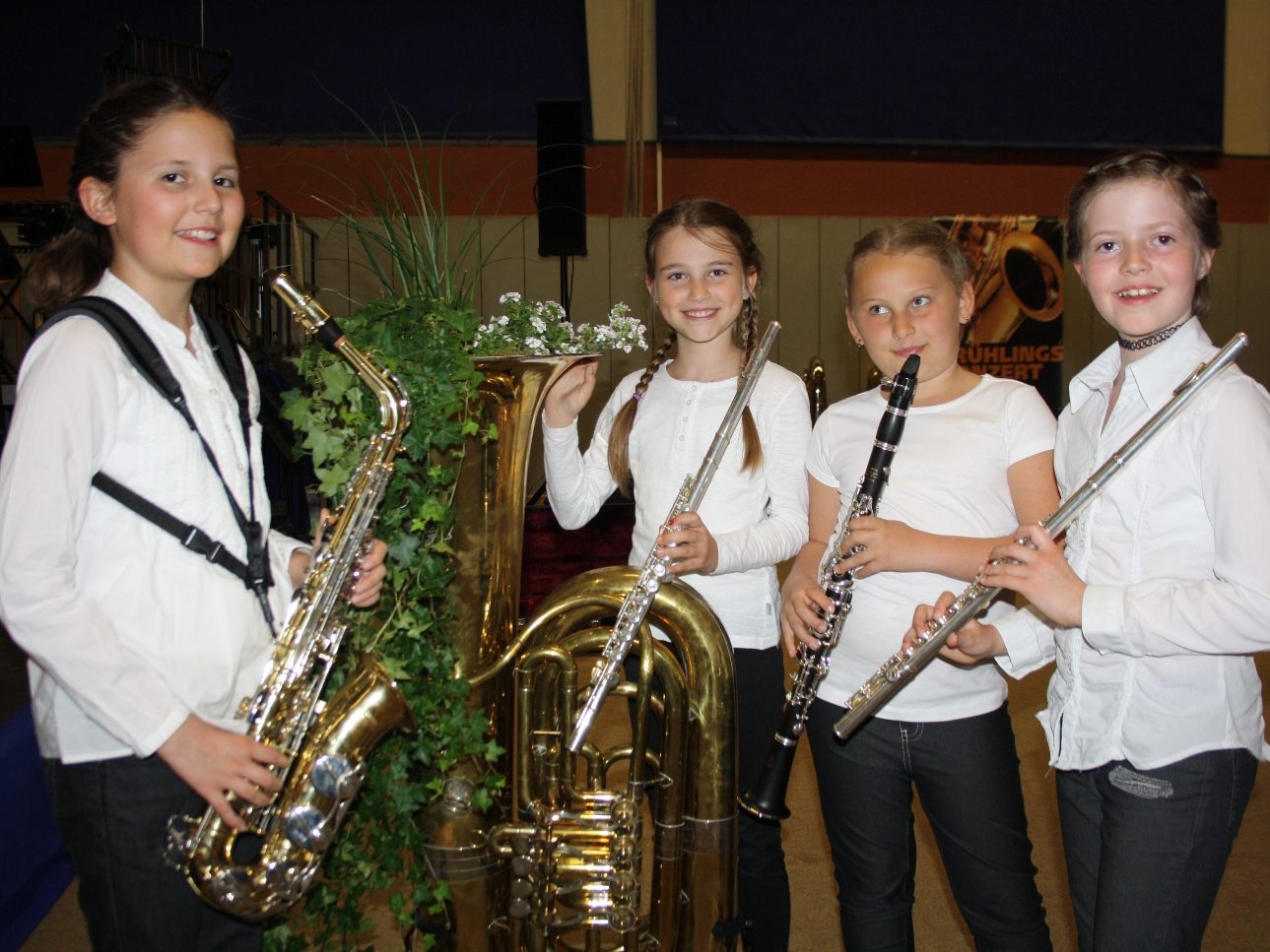 Auch die Musikanten der neuen „Jungmusik Lochau“ haben beim Frühlingskonzert des Musikvereines Lochau einen großen Auftritt. Auch die Musikanten der neuen „Jungmusik Lochau“ haben beim Frühlingskonzert des Musikvereines Lochau einen großen Auftritt.