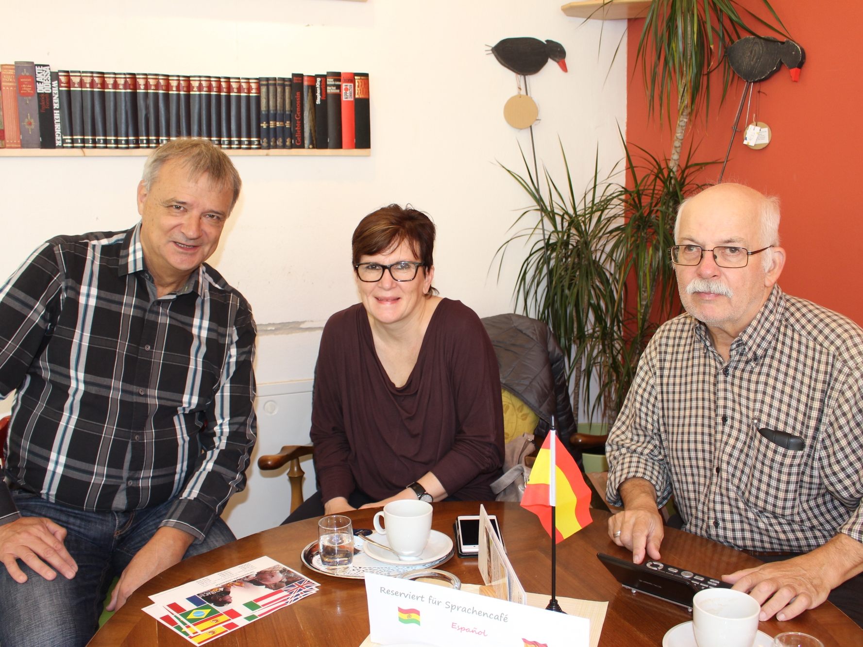 Willkommene Begegnung und abwechslungsreiche Unterhaltung im „Sprachencafé“ im Brockenhaus Leiblachtal Willkommene Begegnung und abwechslungsreiche Unterhaltung im „Sprachencafé“ im Brockenhaus Leiblachtal