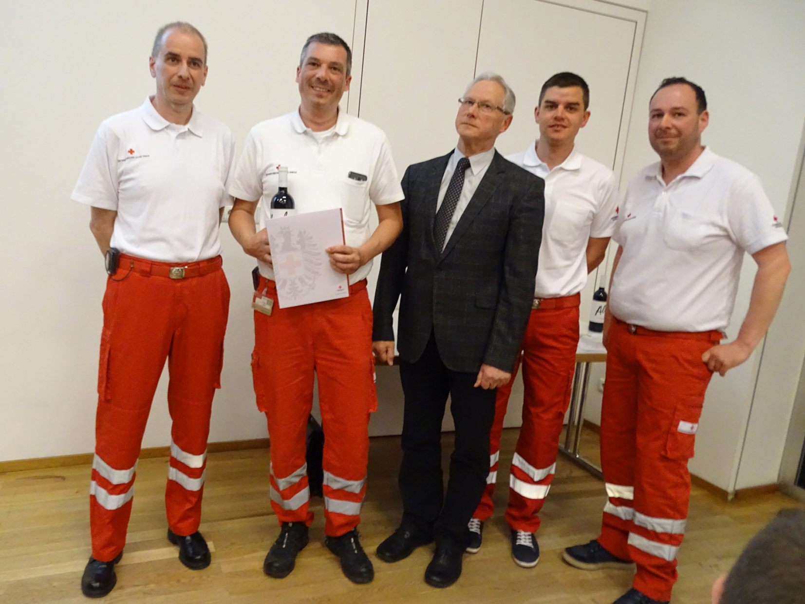 Markus Klien (2.v.l.) wurde für 10.000 Ausfahrten mit der Fahrtenspange in Gold geehrt.