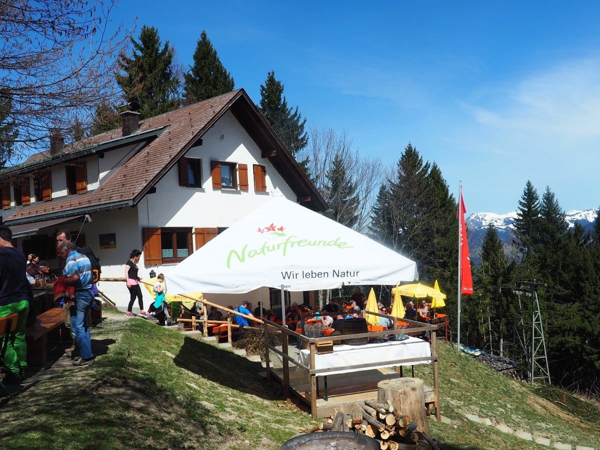 Feldkircher Hütte bei Sonnenschein eröffnet Feldkircher Hütte bei Sonnenschein eröffnet