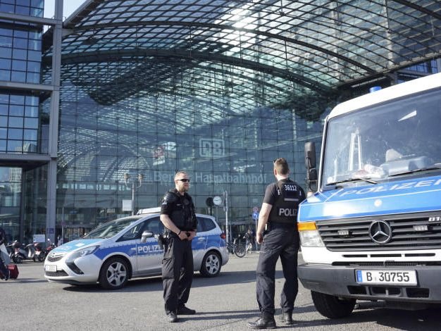 300.000 Reisende täglich im Berliner Hauptbahnhof