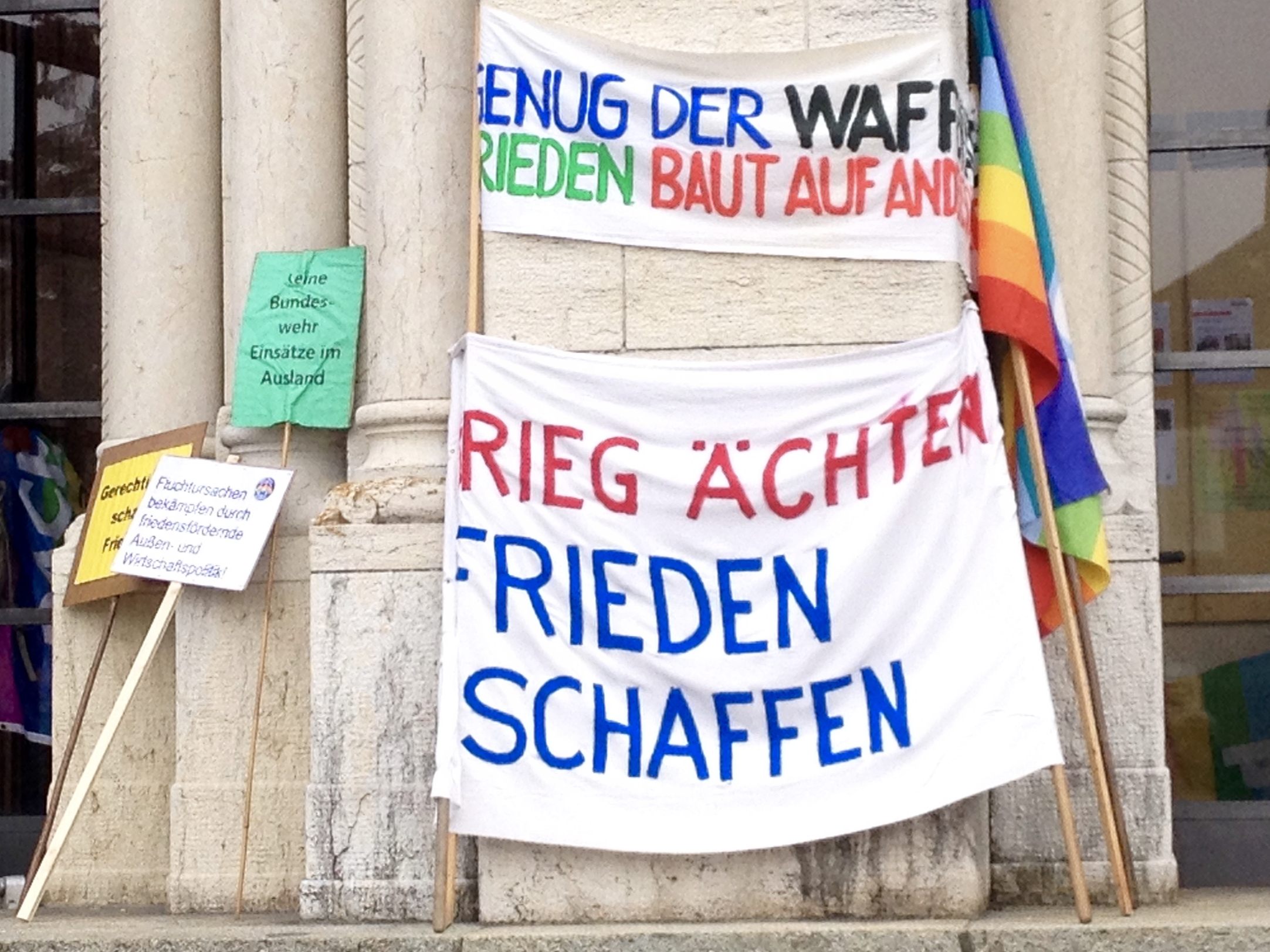 Der Ostermontag steht im Zeichen des Friedens, der Gerechtigkeit und des Respektes vor der Schöpfung. Der Ostermontag steht im Zeichen des Friedens, der Gerechtigkeit und des Respektes vor der Schöpfung.