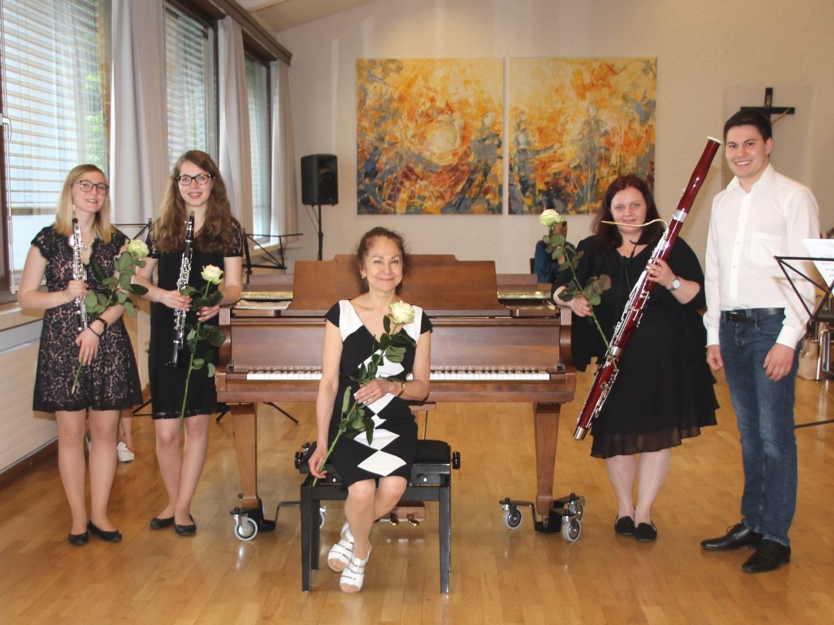 Temperamentvolles Klassik Café im Haus der Begegnung Temperamentvolles Klassik Café im Haus der Begegnung