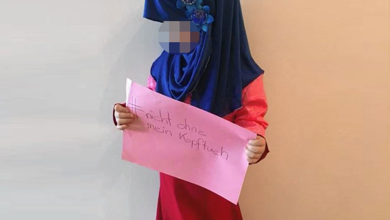 Dieses Mädchen scheint noch im Kindergartenalter zu sein. Dieses Mädchen scheint noch im Kindergartenalter zu sein.