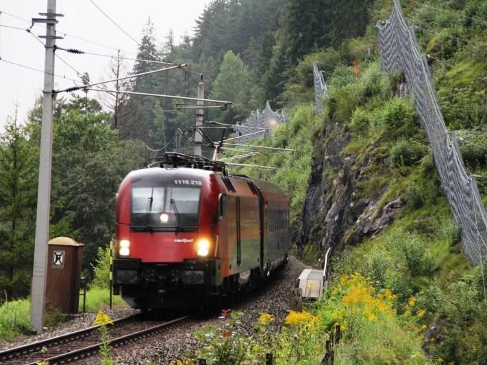 NEOS gegen Ausbau der Arlbergstrecke