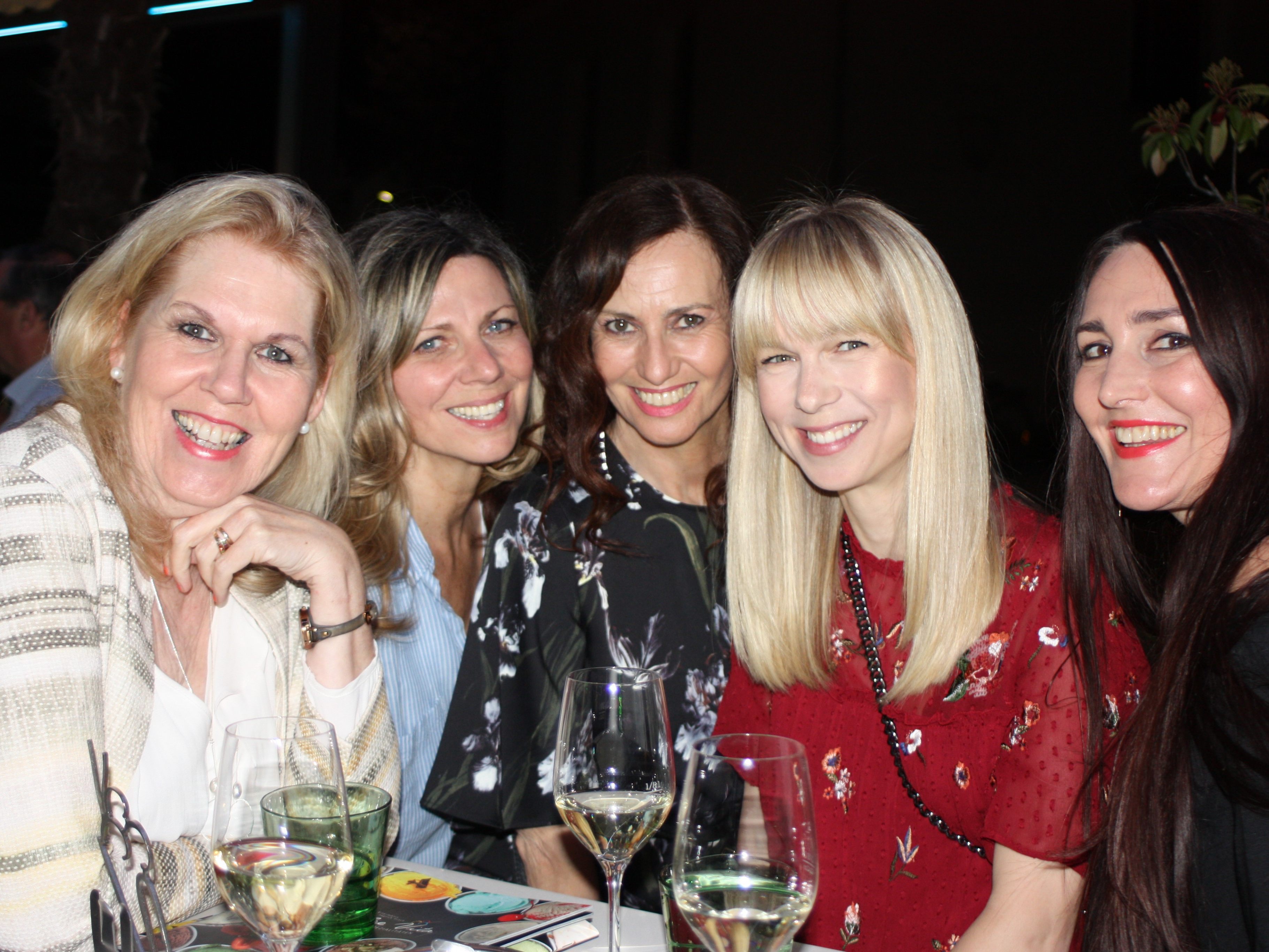 Viele Models wie Maria Nussbaumer, Susi van Velzen, Anette Nussbaumer, Savka Vukovic bei der Eröffnung Dolce Vita in Hohenems dabei