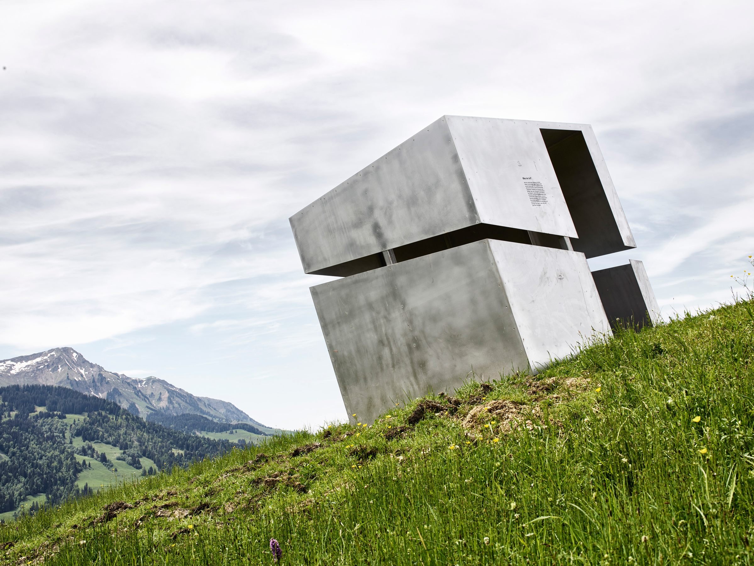 An acht Stationen wird die Kraft der Natur sicht-, spür- und erlebbar. An acht Stationen wird die Kraft der Natur sicht-, spür- und erlebbar.
