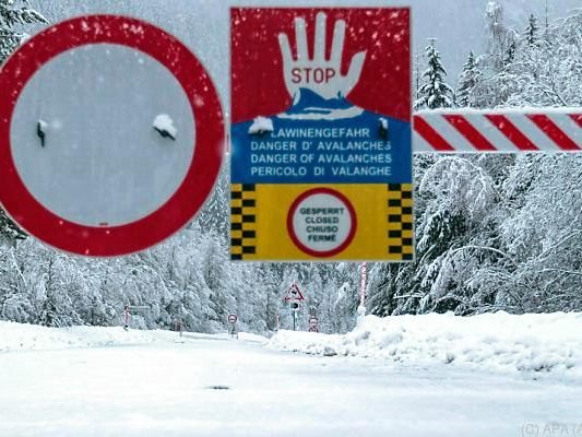 Auch die Zahl an Lawinentoten ging zurück Auch die Zahl an Lawinentoten ging zurück