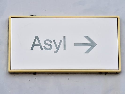 Die größte Gruppe stellen Syrer Die größte Gruppe stellen Syrer